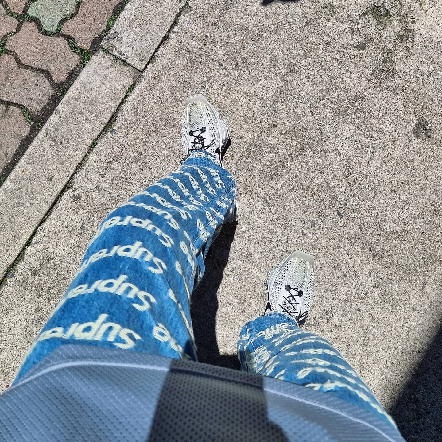 Supreme Frayed Logos Regular Jean Blue - 21SS, Nike x Cactus Plant Flea Market L/S Jersey Grey - Asia 착용 스타일 - 3