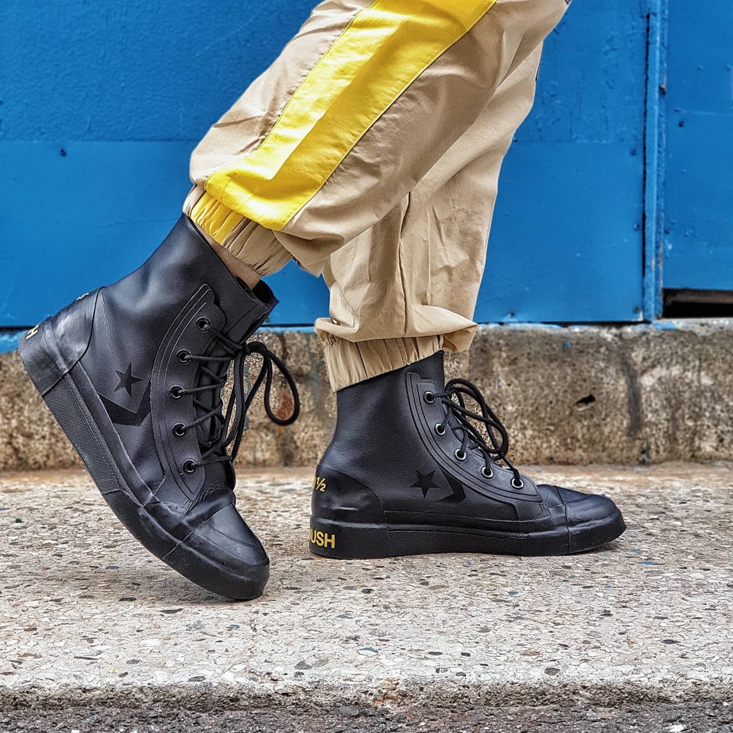 Converse x Ambush Pro Leather Hi Black 착용 스타일 - 2