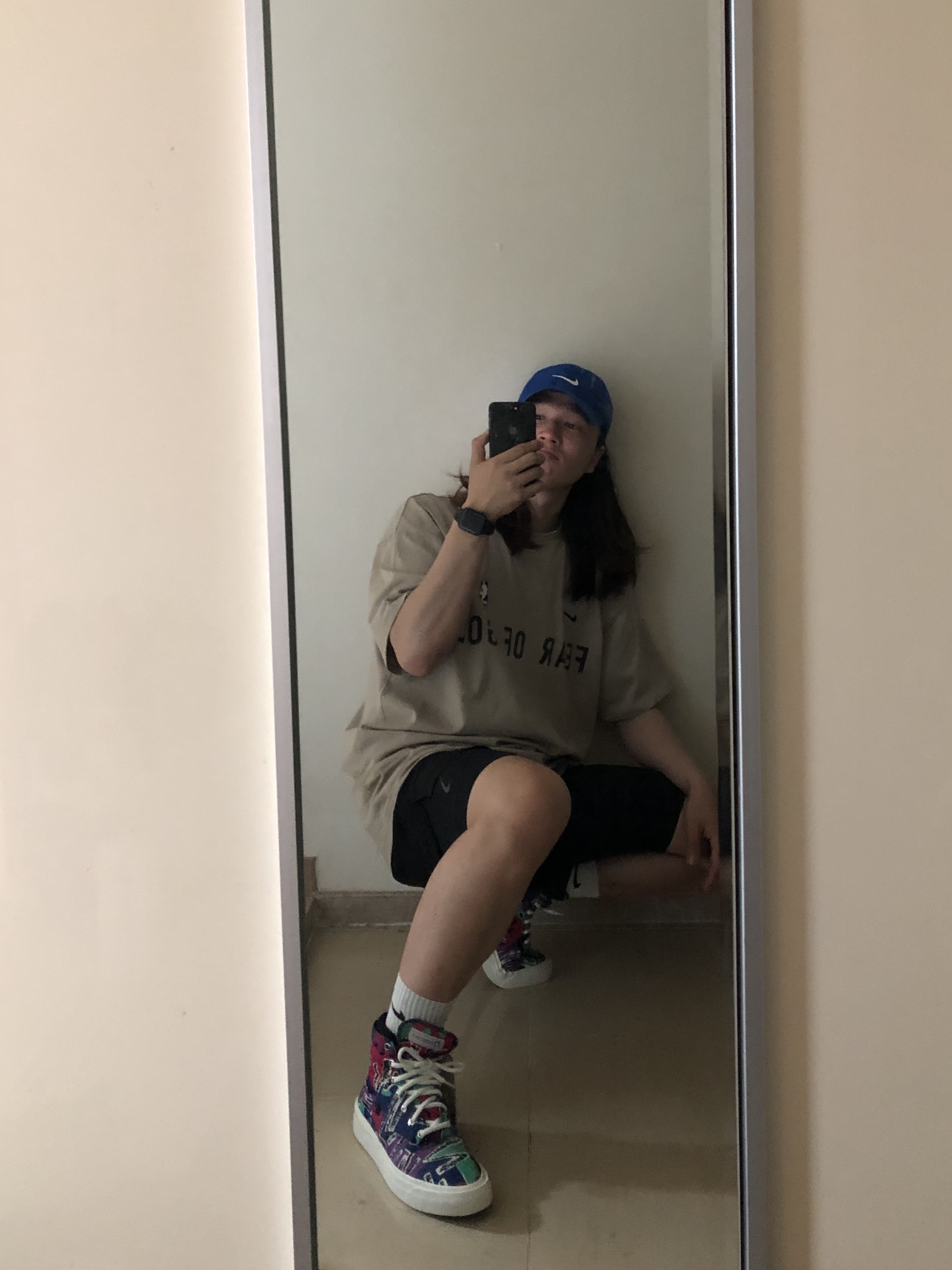 Nike x Fear of God Warm Up T-Shirt Oatmeal, Converse x Fear of God Essentials Skid Grip Hi 착용 스타일