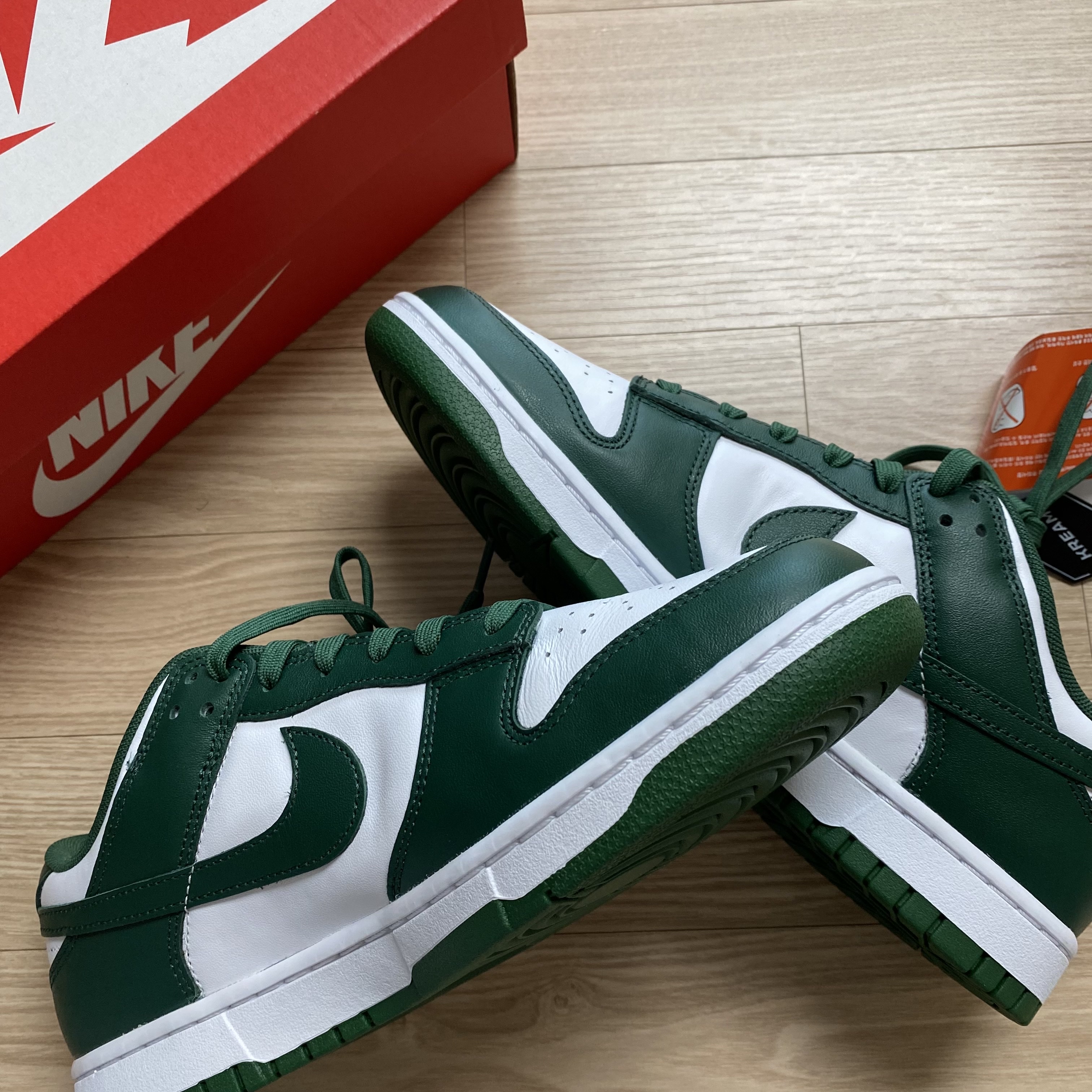 Nike Dunk Low Retro Varsity Green 착용 스타일 - 2