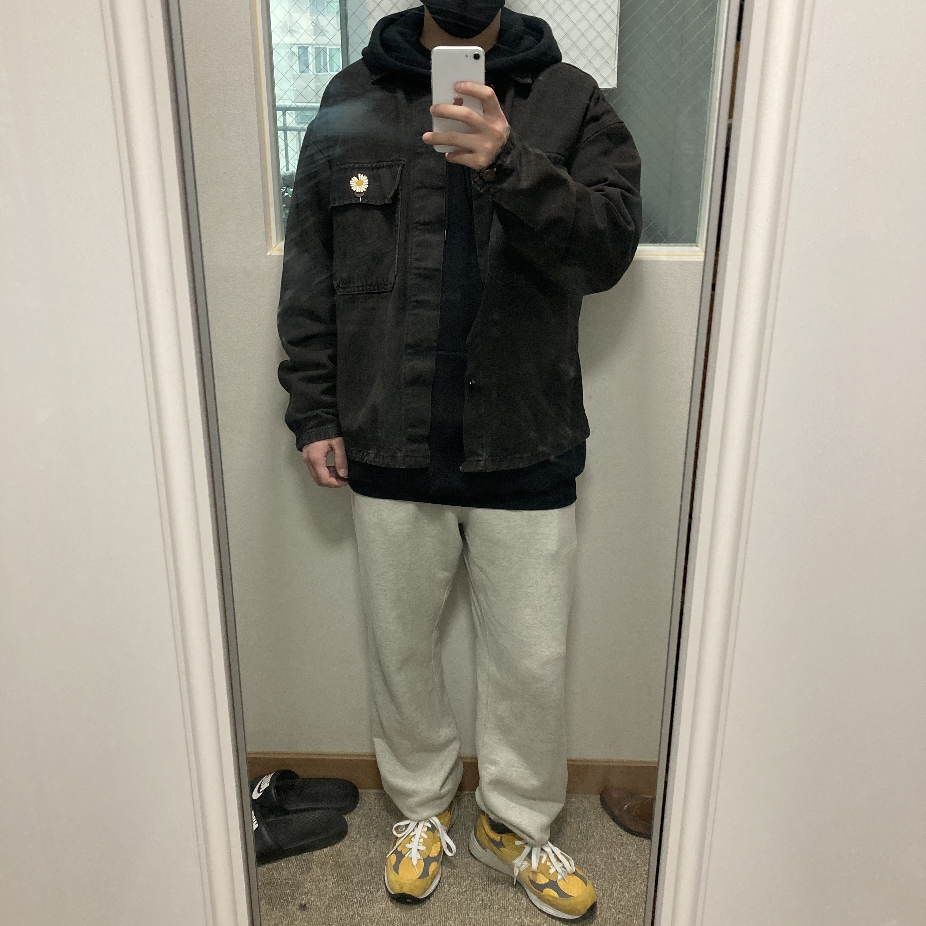 New Balance 992 Made in USA Gold Cream 착용 스타일