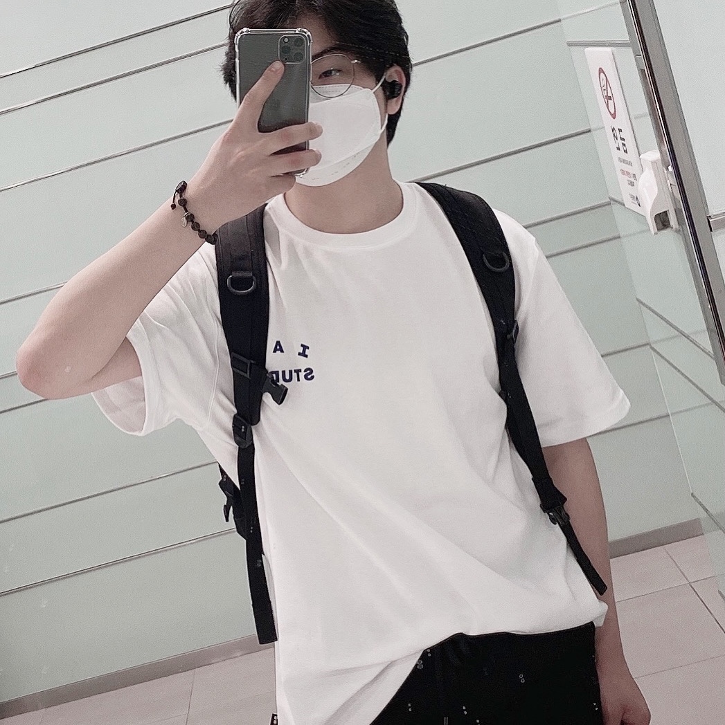 IAB Studio T-Shirt White 착용 스타일