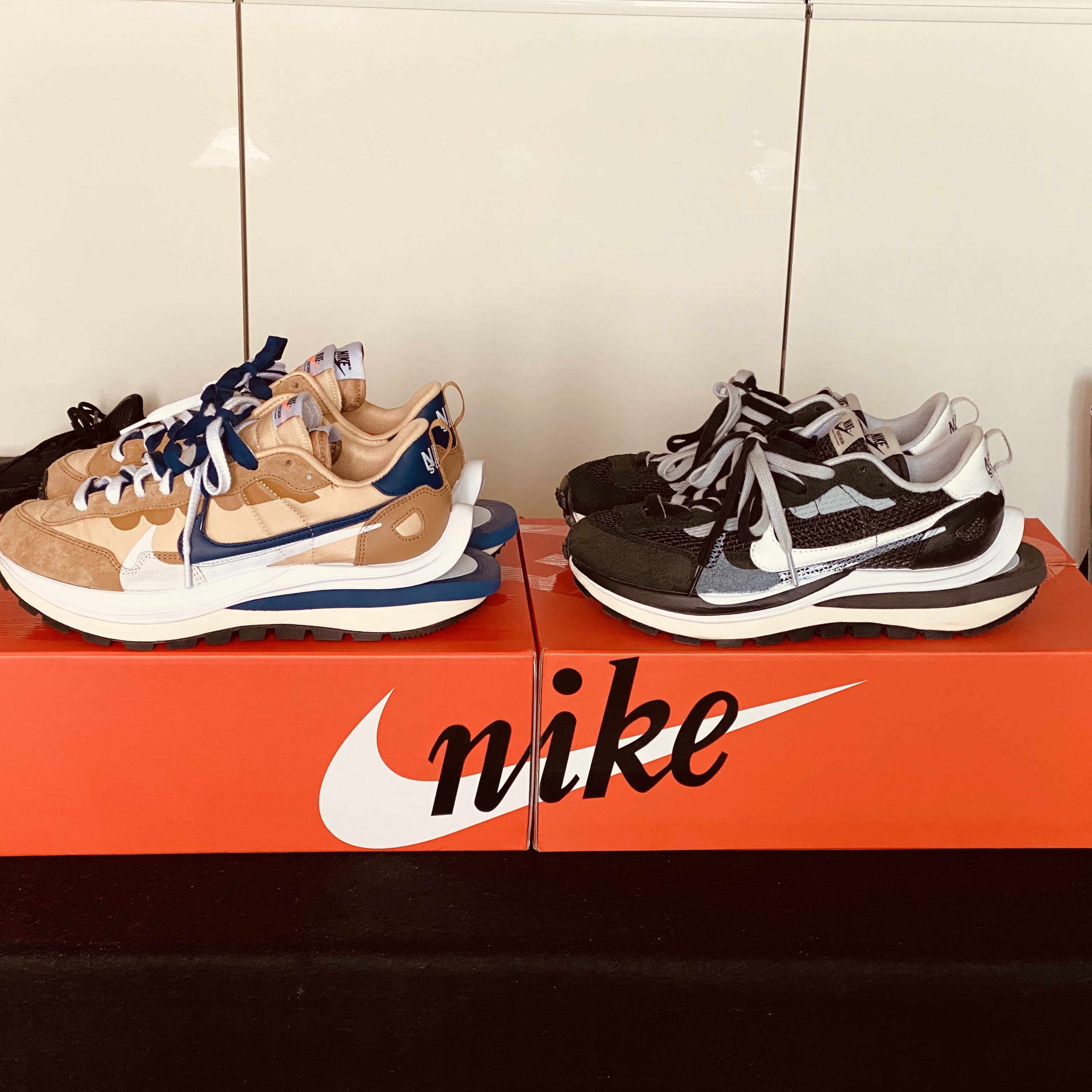 Nike x Sacai VaporWaffle Sesame and Blue Void, Nike x Sacai VaporWaffle Black White 착용 스타일