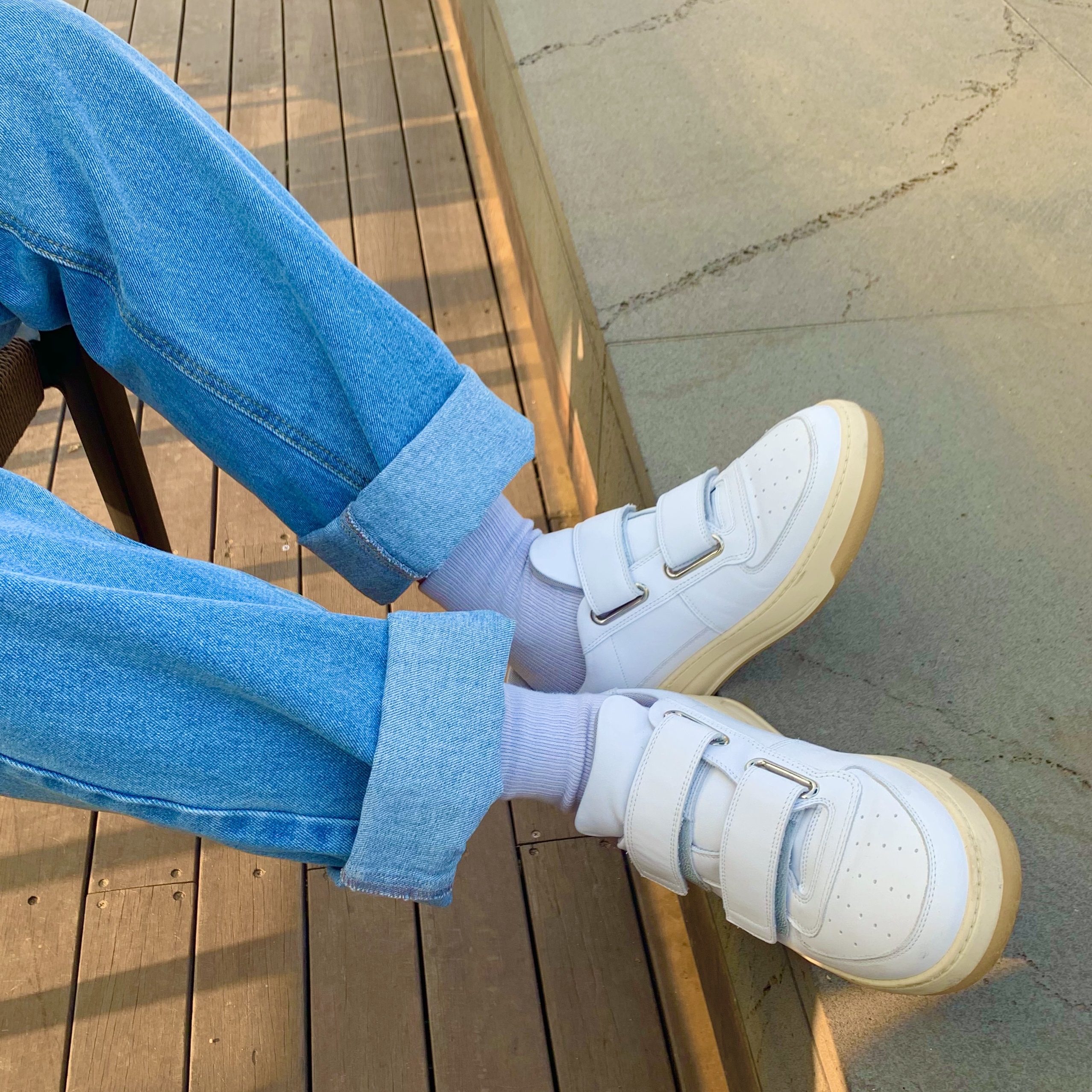 Acne Studios Perey Velcro Strap Sneakers White 착용 스타일 - 1