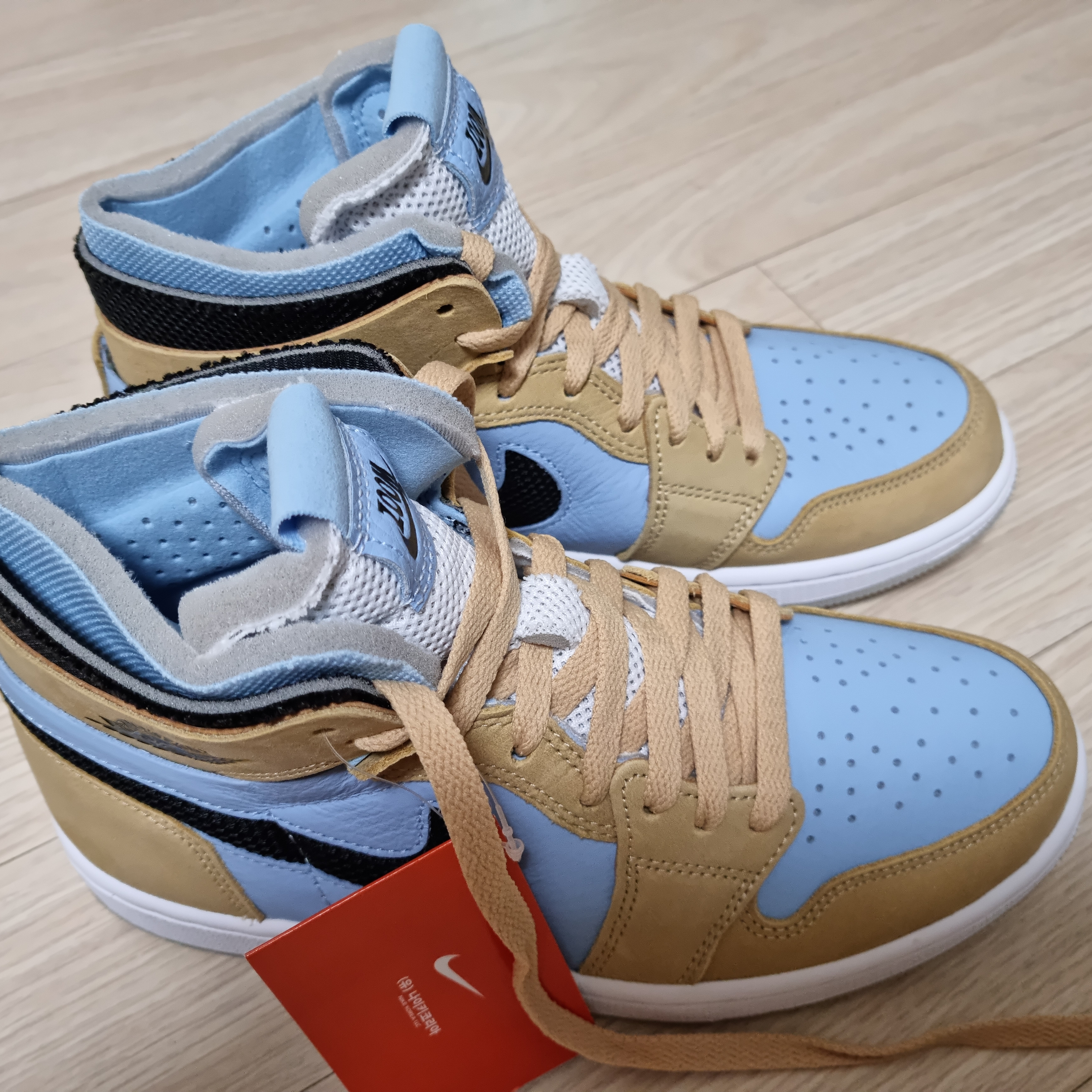 (W) Jordan 1 Zoom Air CMFT Psychic Blue Sesame 착용 스타일 - 2