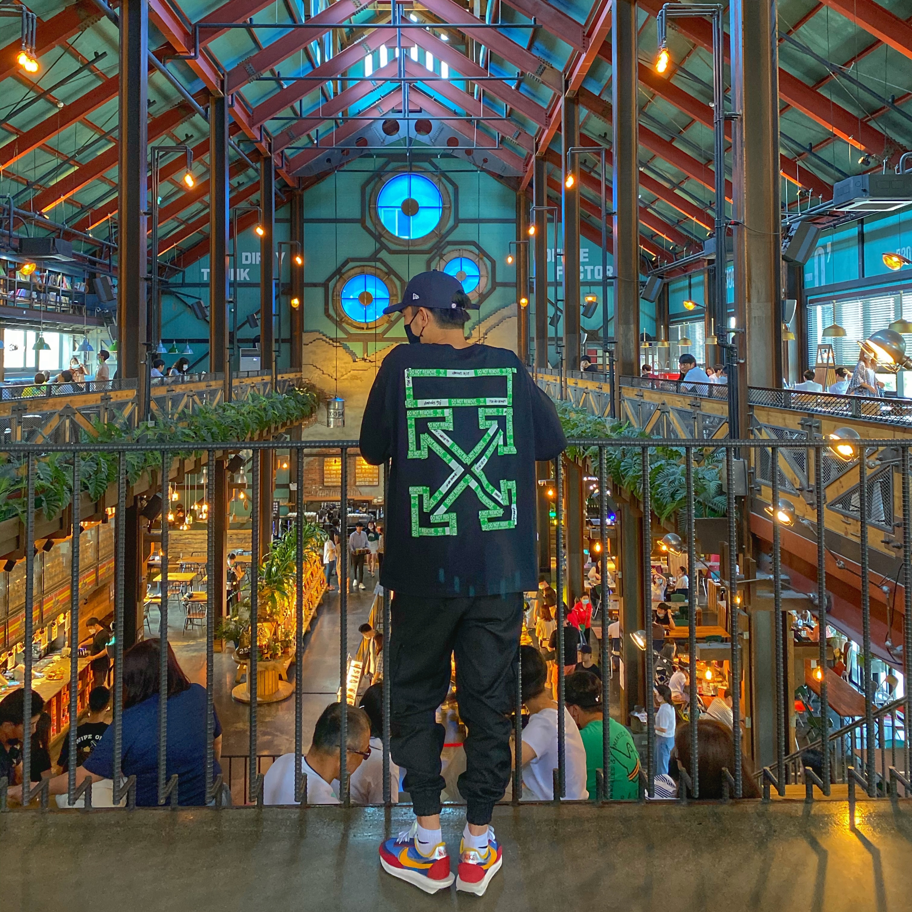 Nike x Sacai LDWaffle Blue Multi 착용 스타일