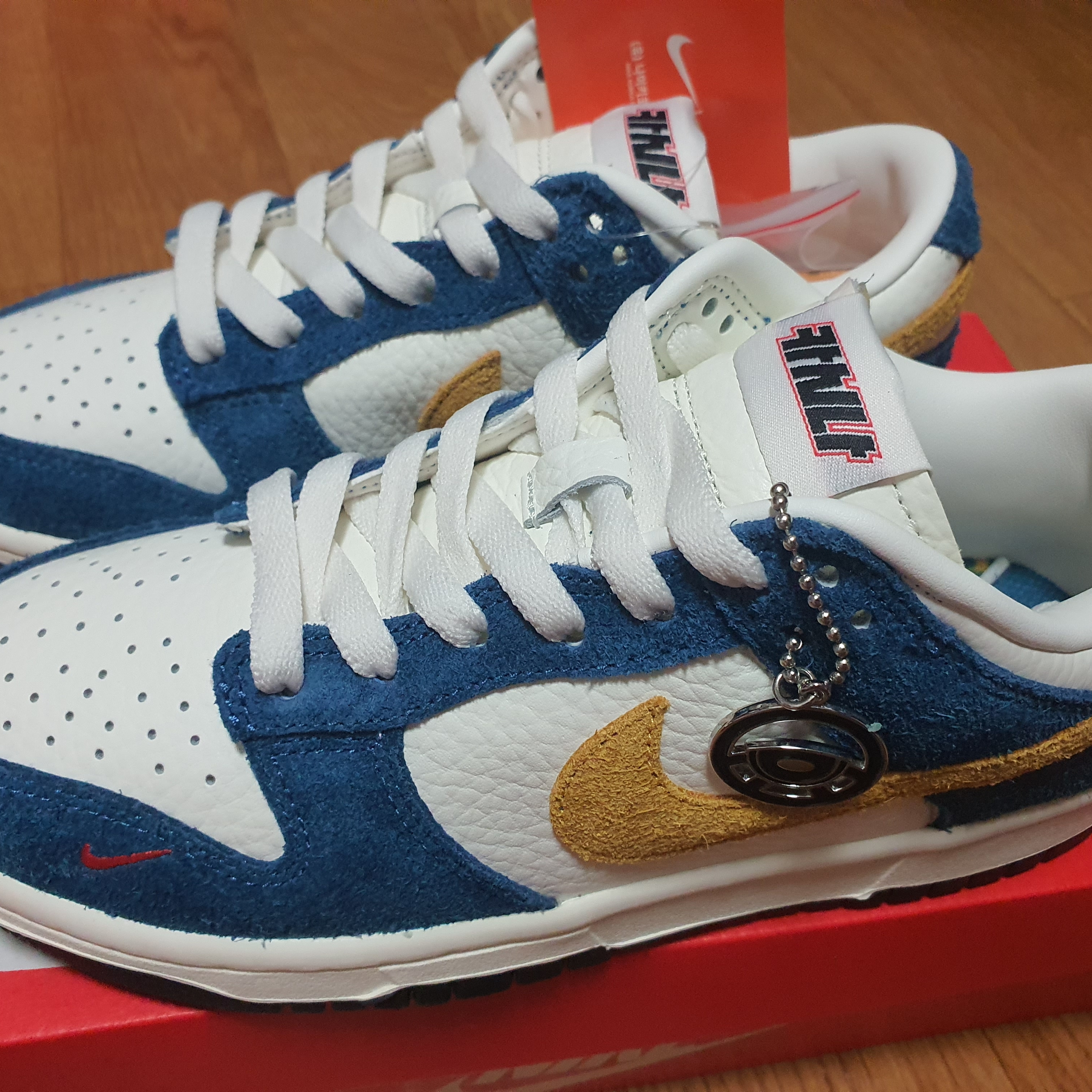 Jordan 1 Retro High OG University Blue, Jordan 1 Mid SE ASW Black 착용 스타일 - 5