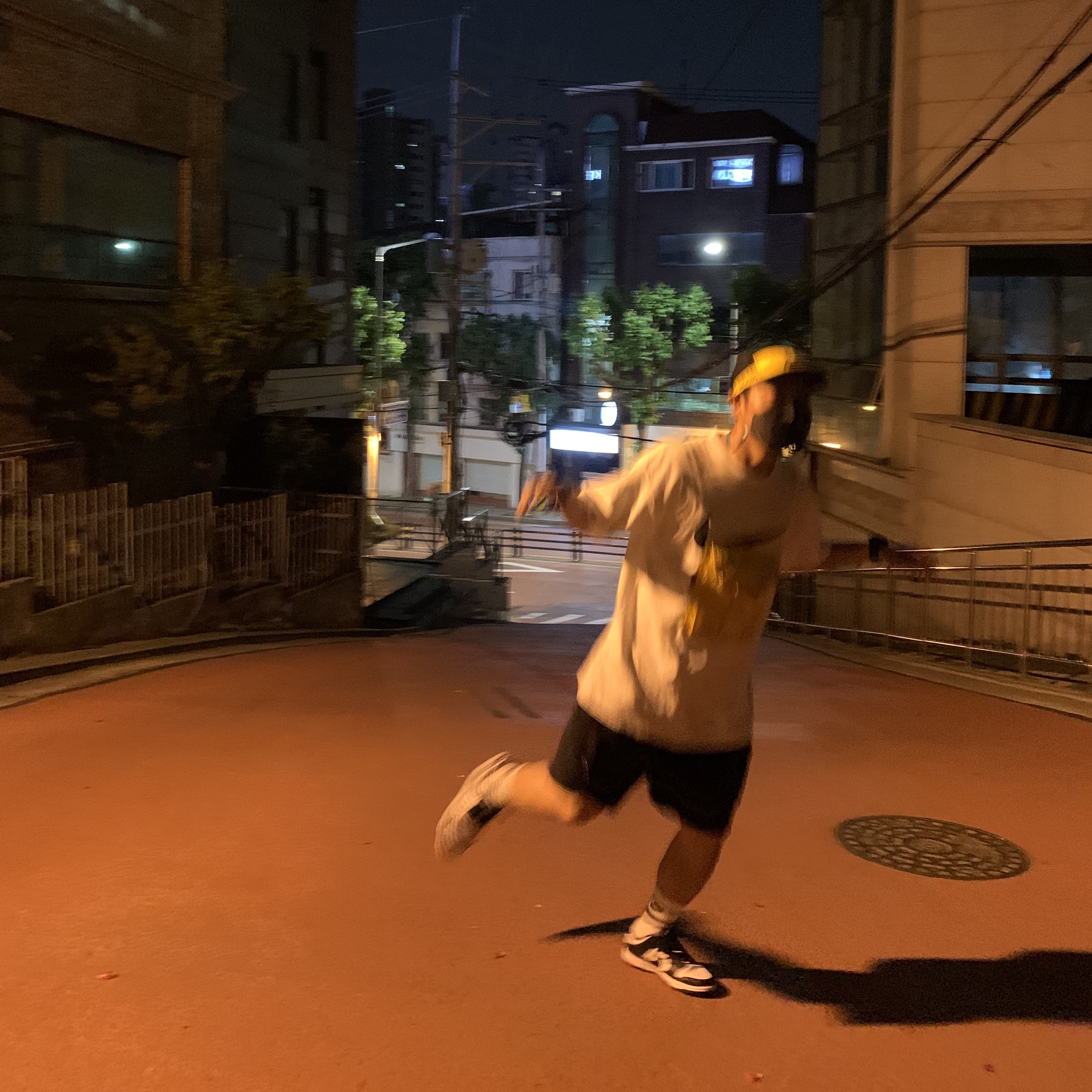 Nike Dunk Low Retro Black, Nike ISPA Air Short Sleeve T-Shirt White 착용 스타일