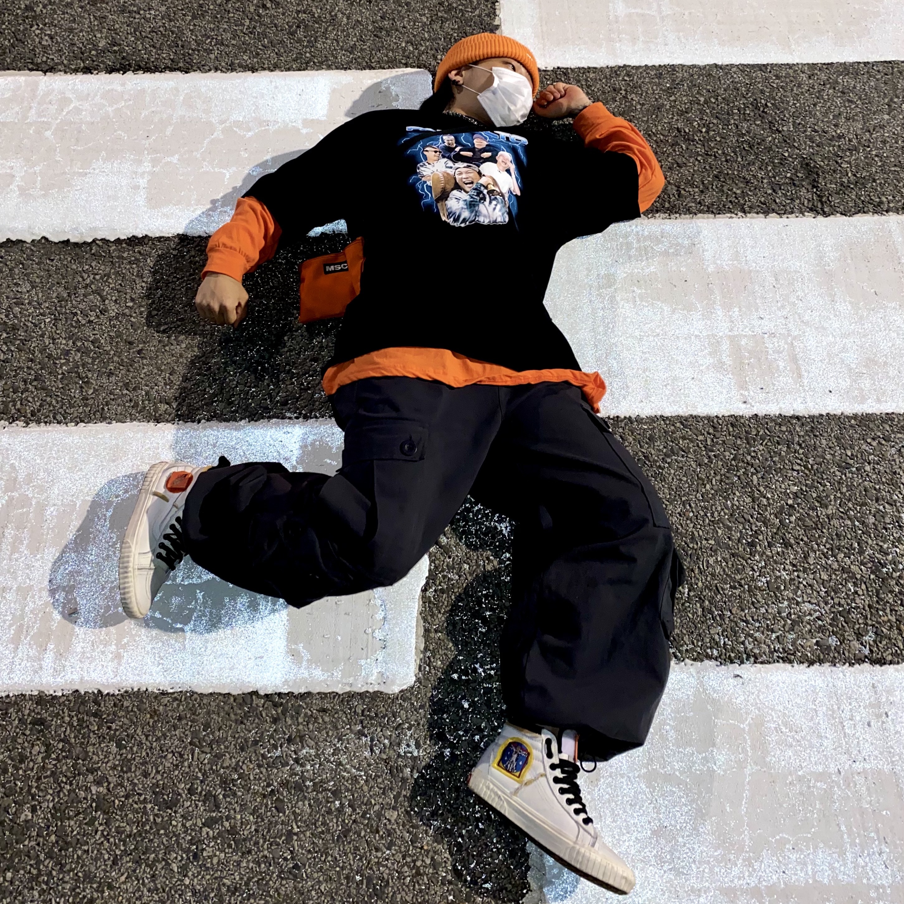 Vans x NASA Sk8-Hi MTE Space Voyager True White 착용 스타일 - 1