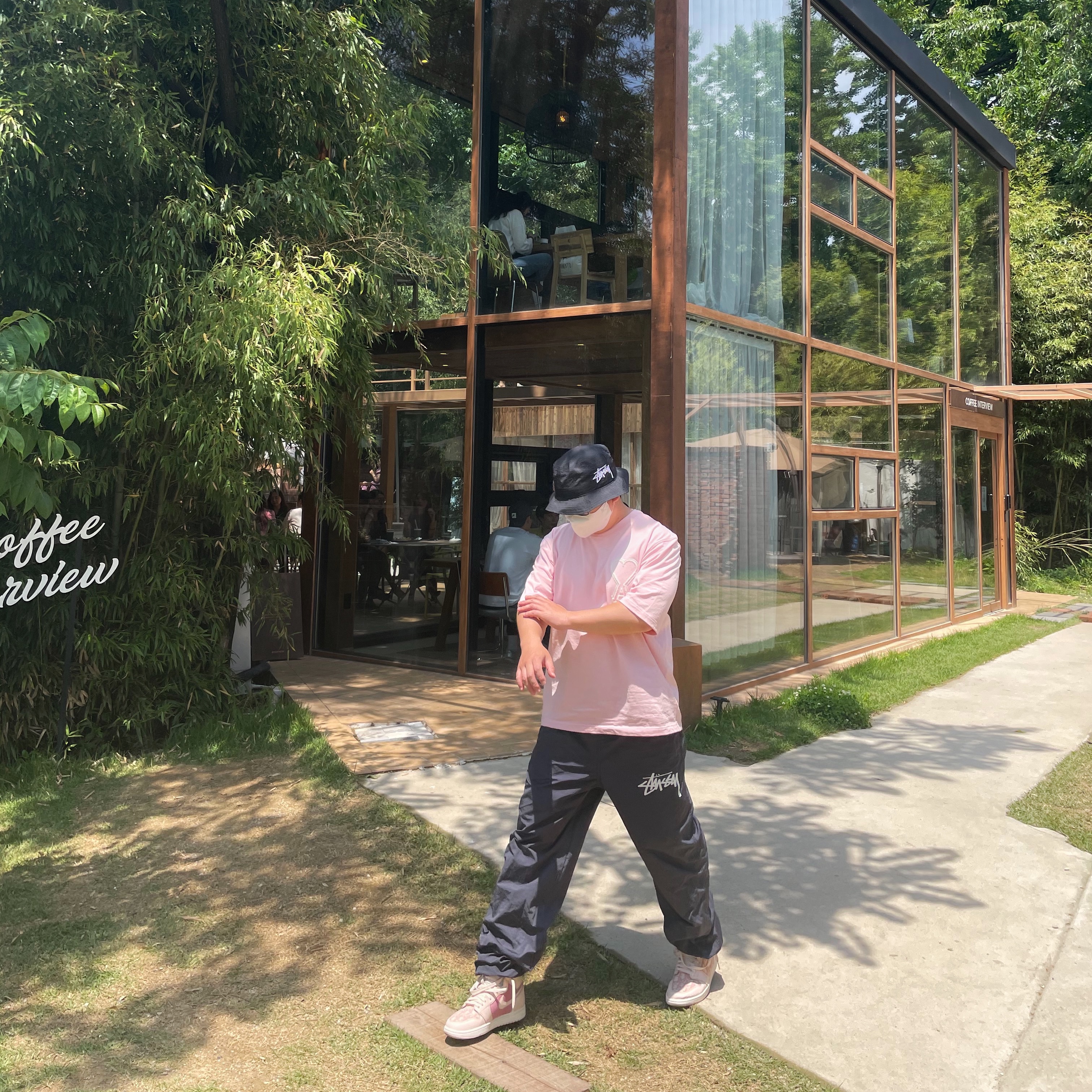 Nike x Stussy Beach Pants Off Noir, Nike x Stussy Bucket Hat Black 착용 스타일