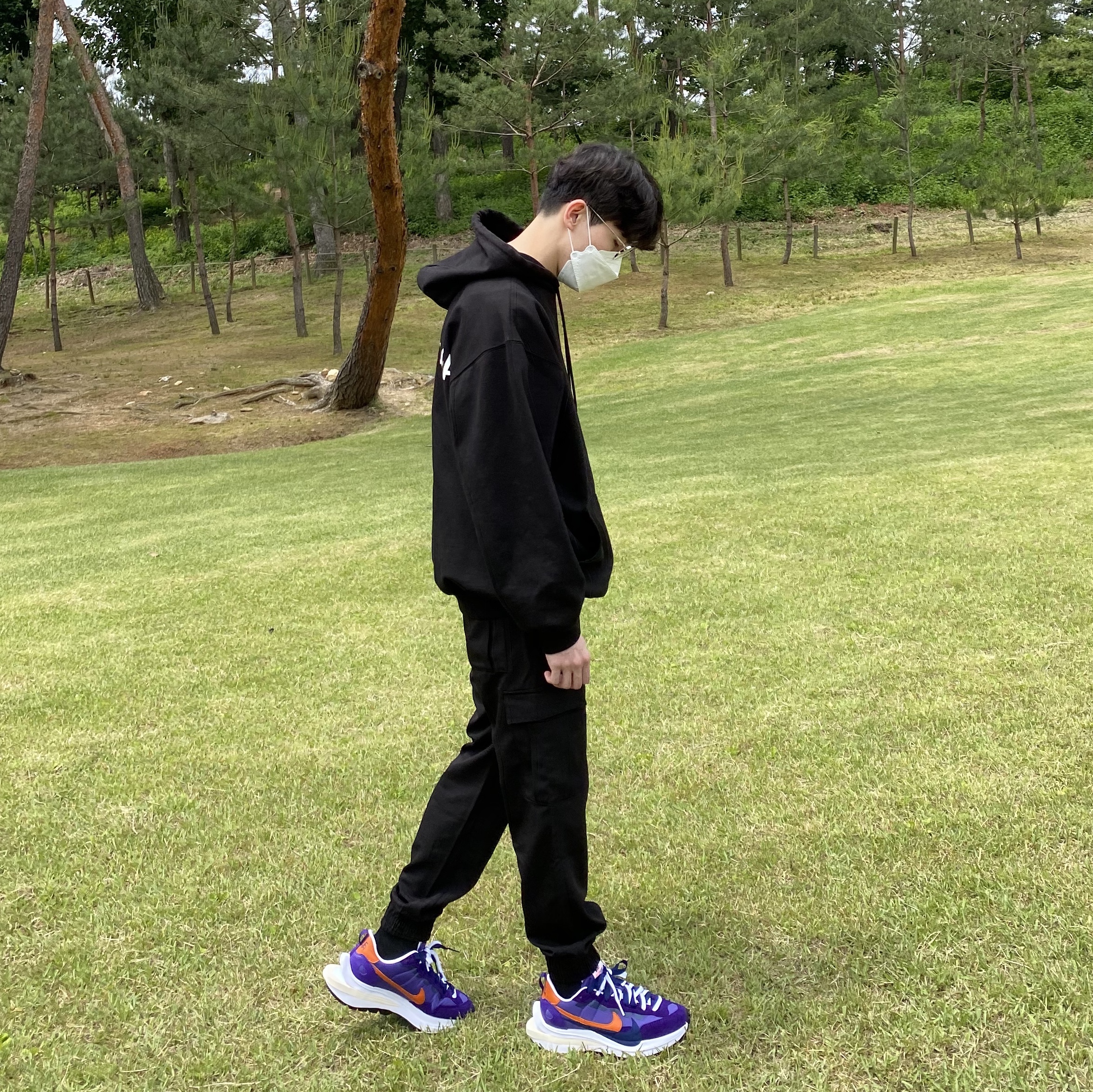 Nike x Sacai VaporWaffle Dark Iris 착용 스타일