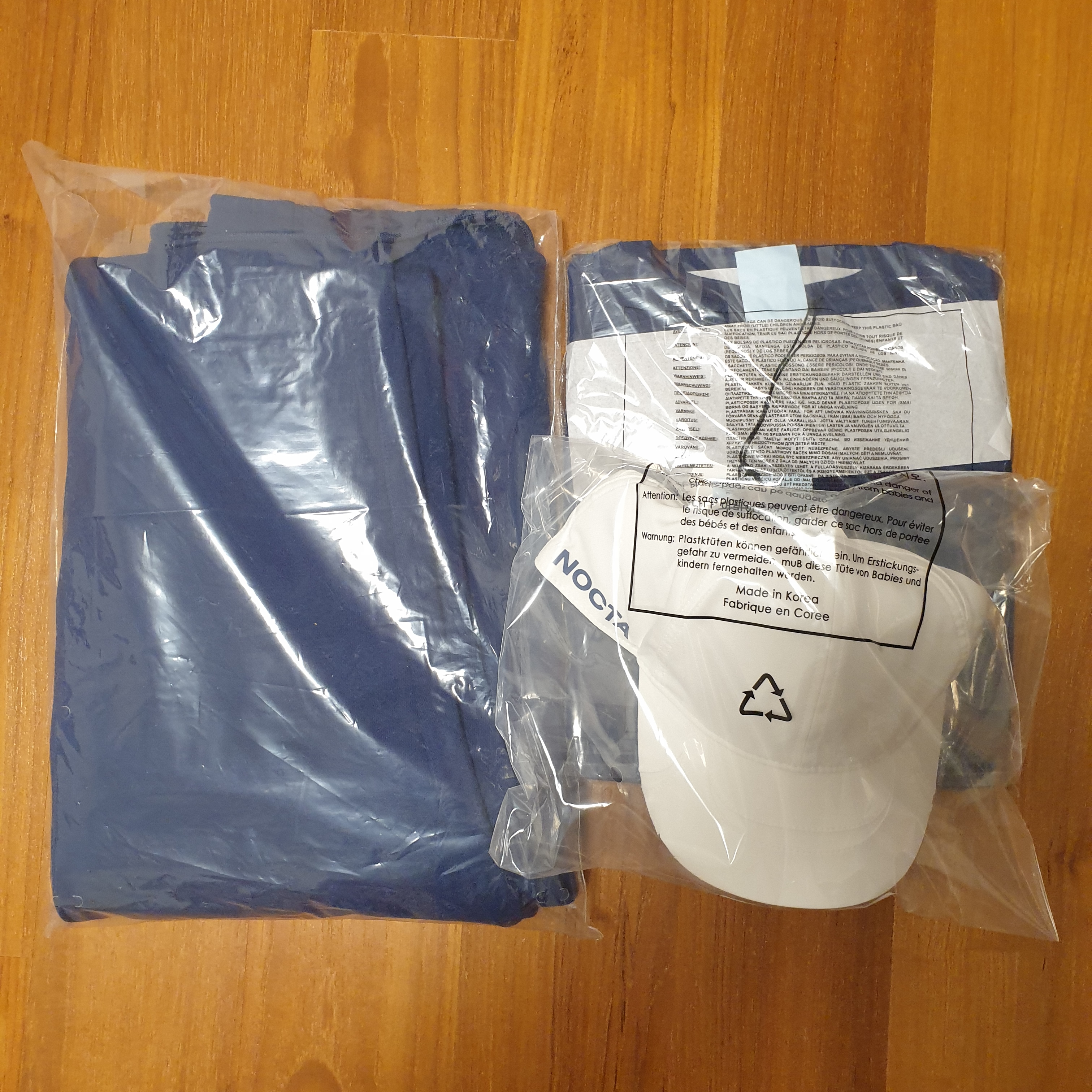 Nike x Drake Nocta Cardinal Stock Essential Cap White, Nike x Drake Nocta Cardinal Stock Essential Fleece Pants Navy - Asia 착용 스타일 - 1