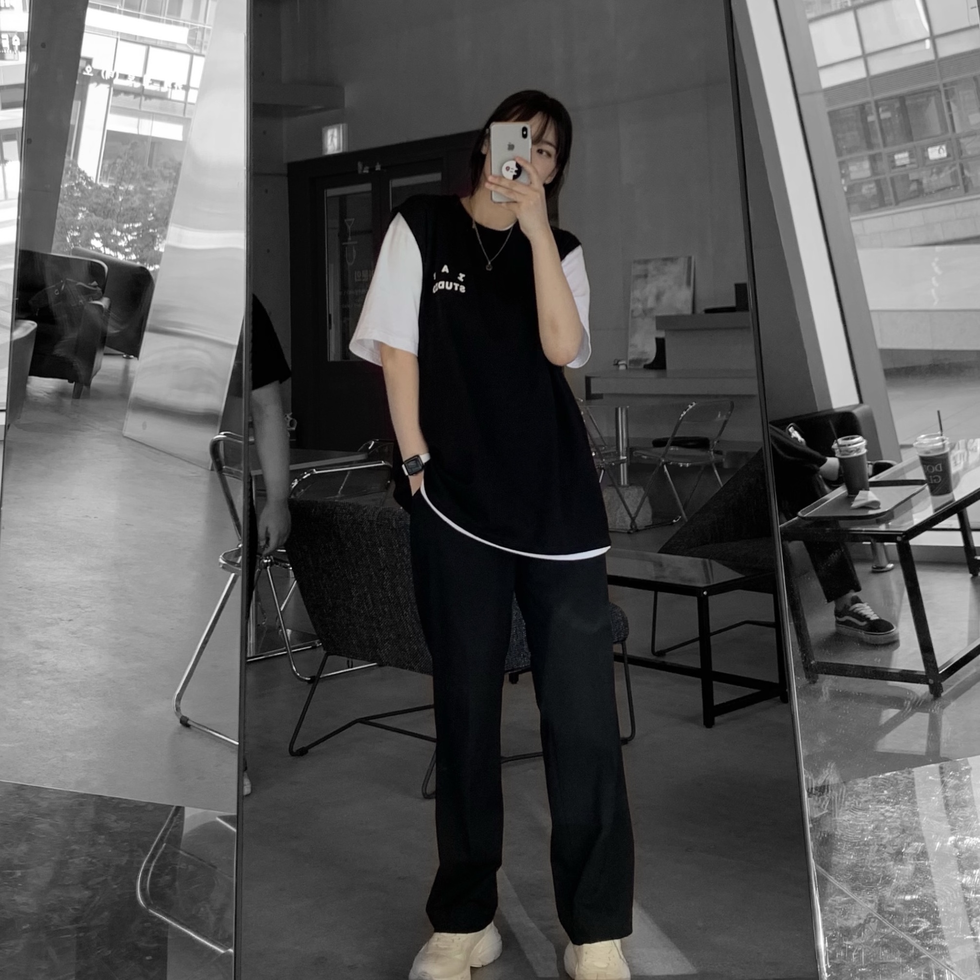 IAB Studio Sleeveless Black, Gucci Rhyton Leather Sneakers Logo 착용 스타일