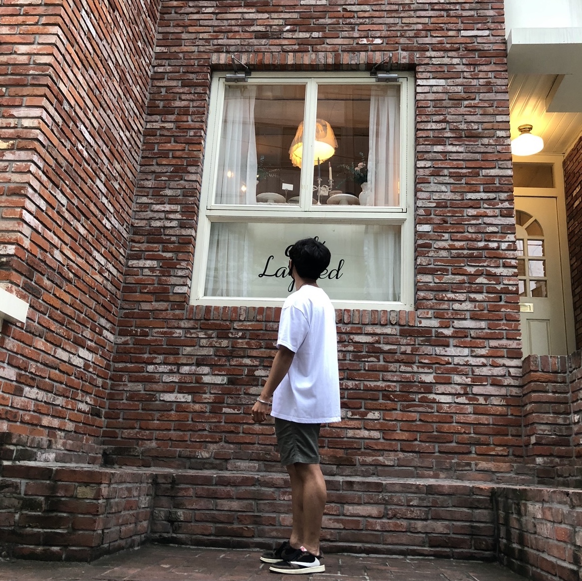 Jordan 1 x Travis Scott Retro Low OG SP Mocha 착용 스타일