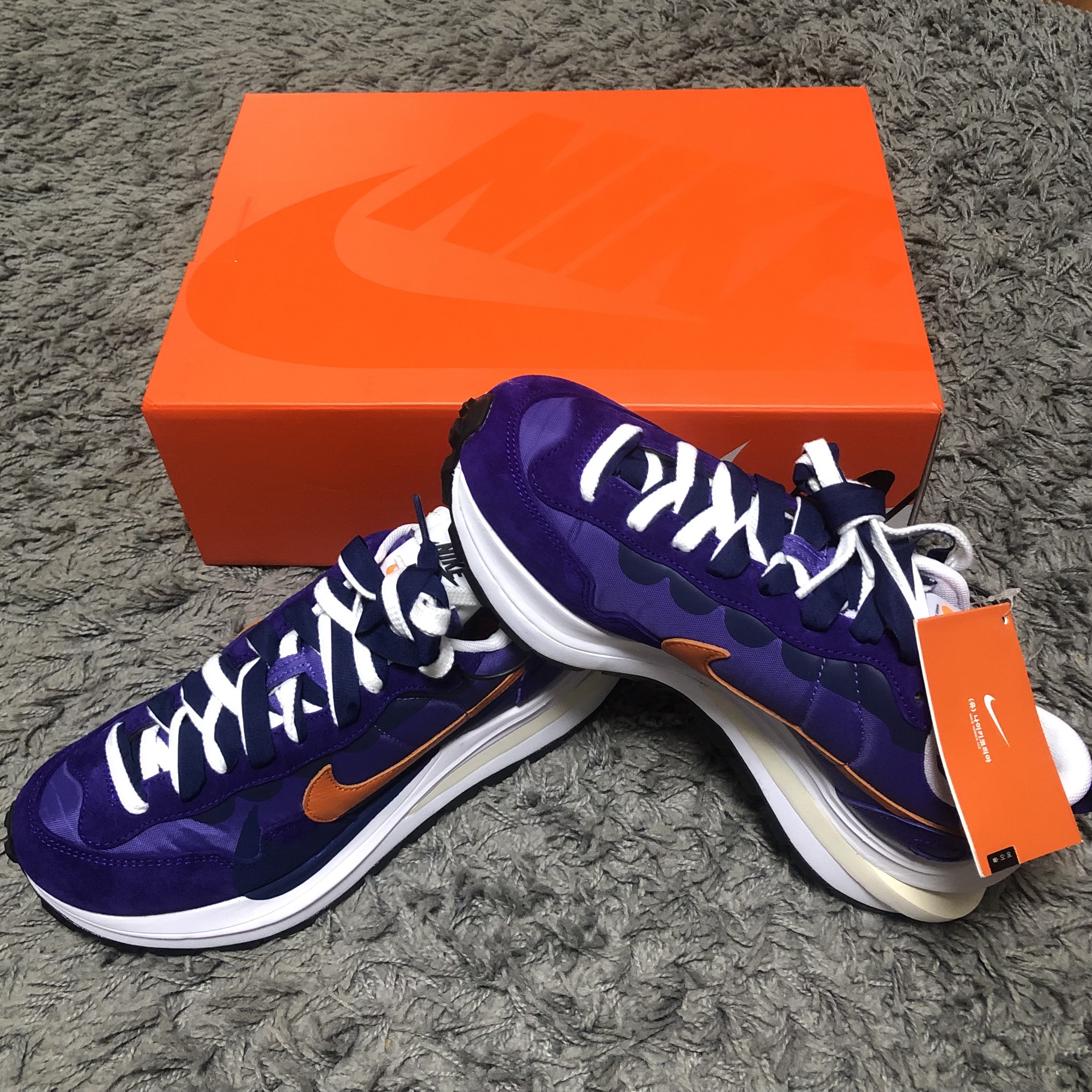 Nike x Sacai VaporWaffle Dark Iris 착용 스타일