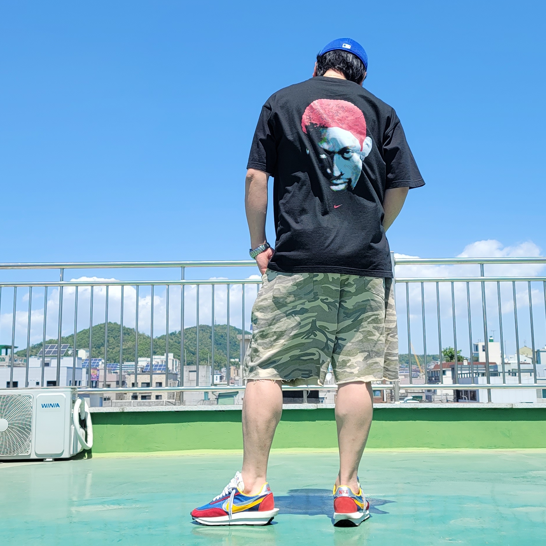 Nike x Sacai LDWaffle Blue Multi 착용 스타일 - 2