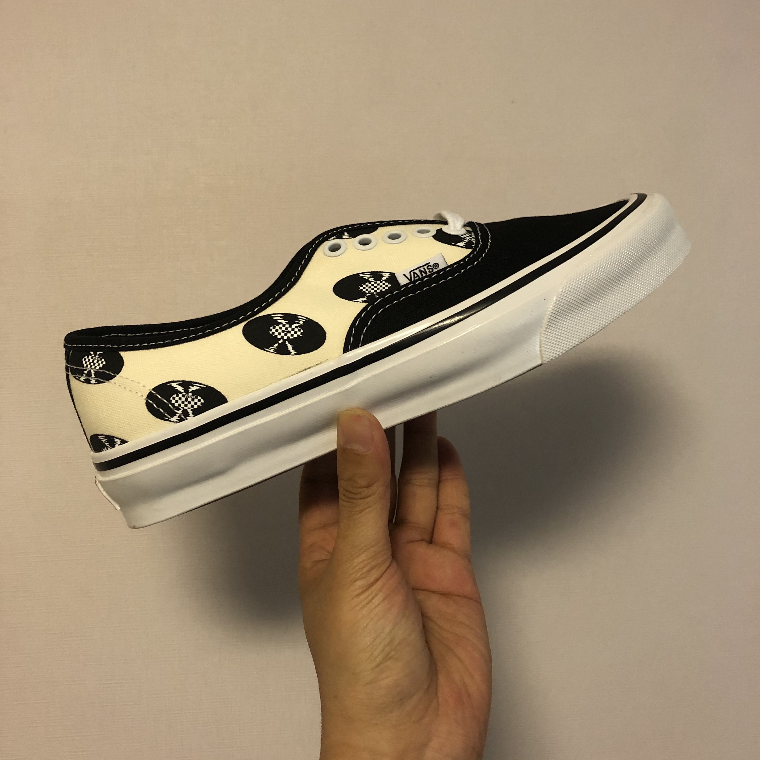 Vans Vault x Wacko Maria OG Authentic LX Classic White 착용 스타일 - 2