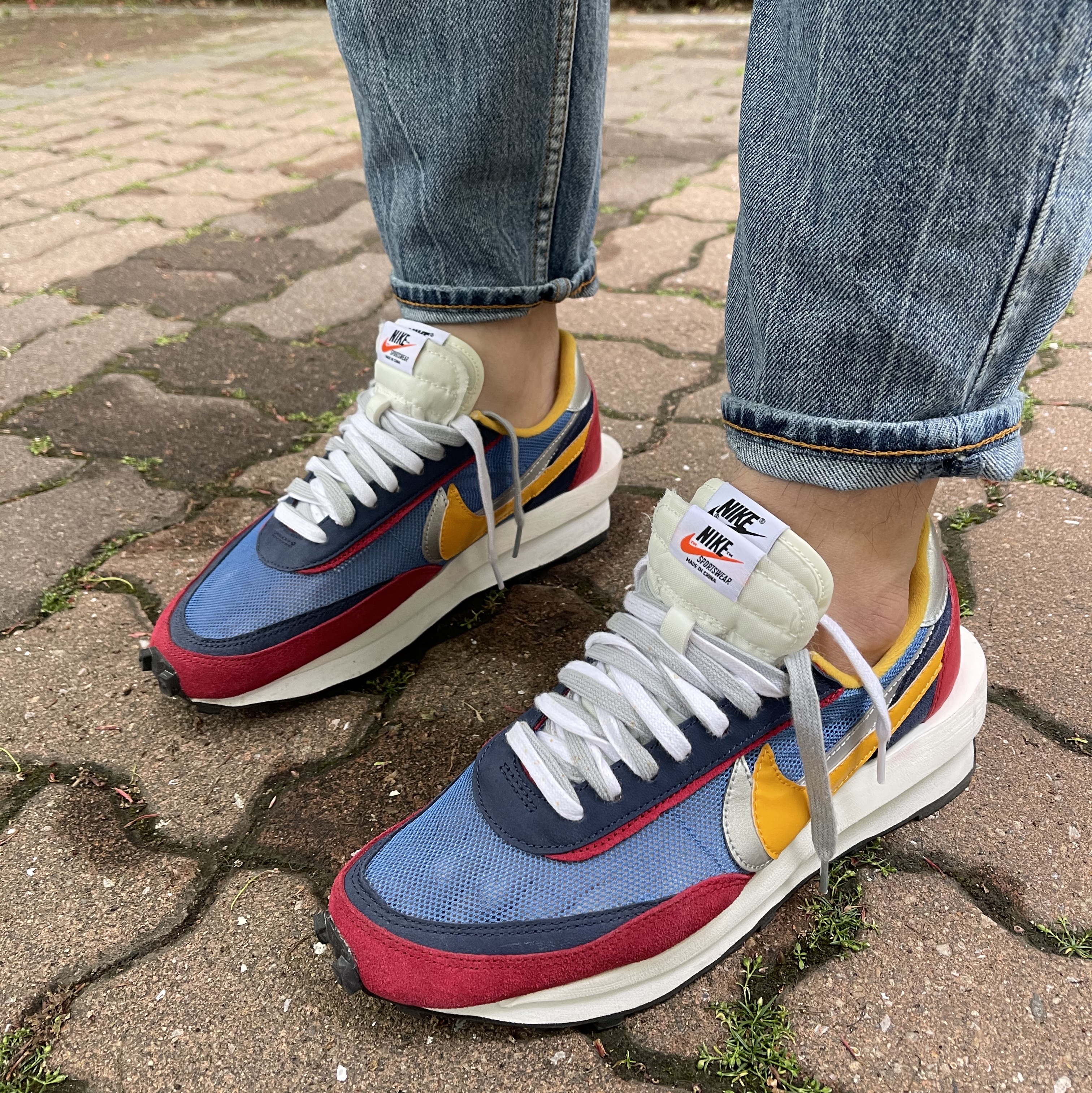 Nike x Sacai LDWaffle Blue Multi 착용 스타일 - 2