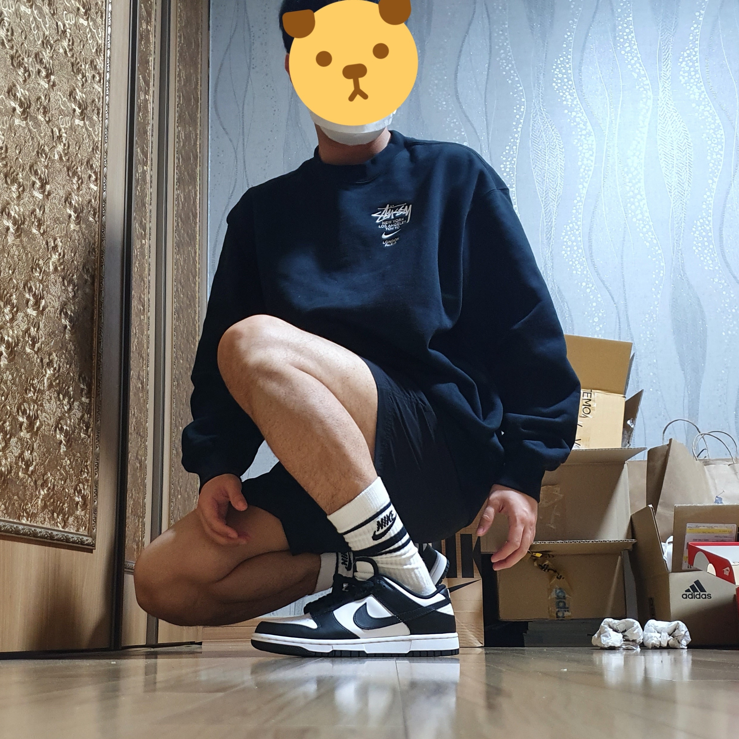 Nike Dunk Low Retro Black, Nike x Stussy NRG ZR Fleece Crewneck Black - Asia 착용 스타일