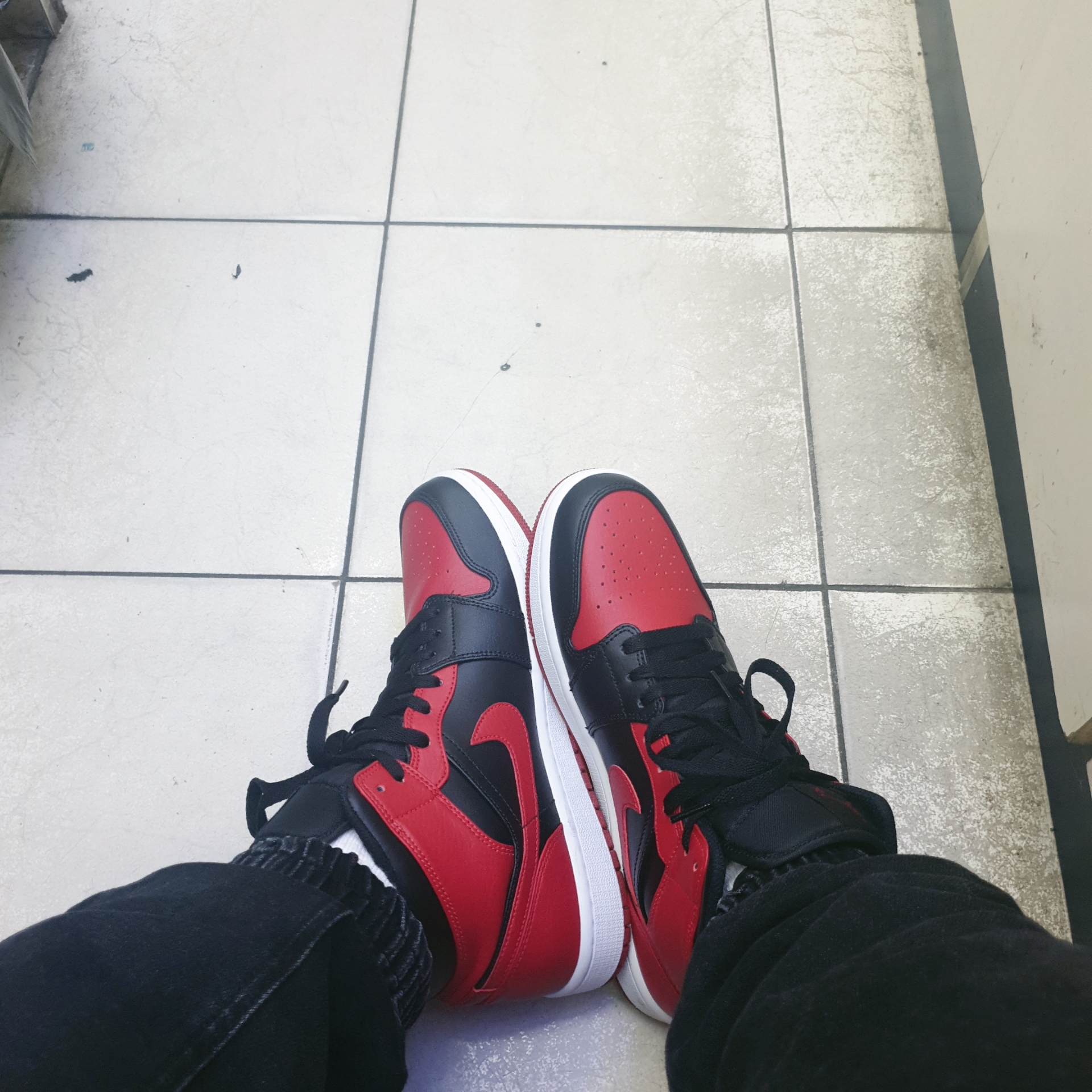 Jordan 1 Mid Bred Banned 2020 착용 스타일 - 2