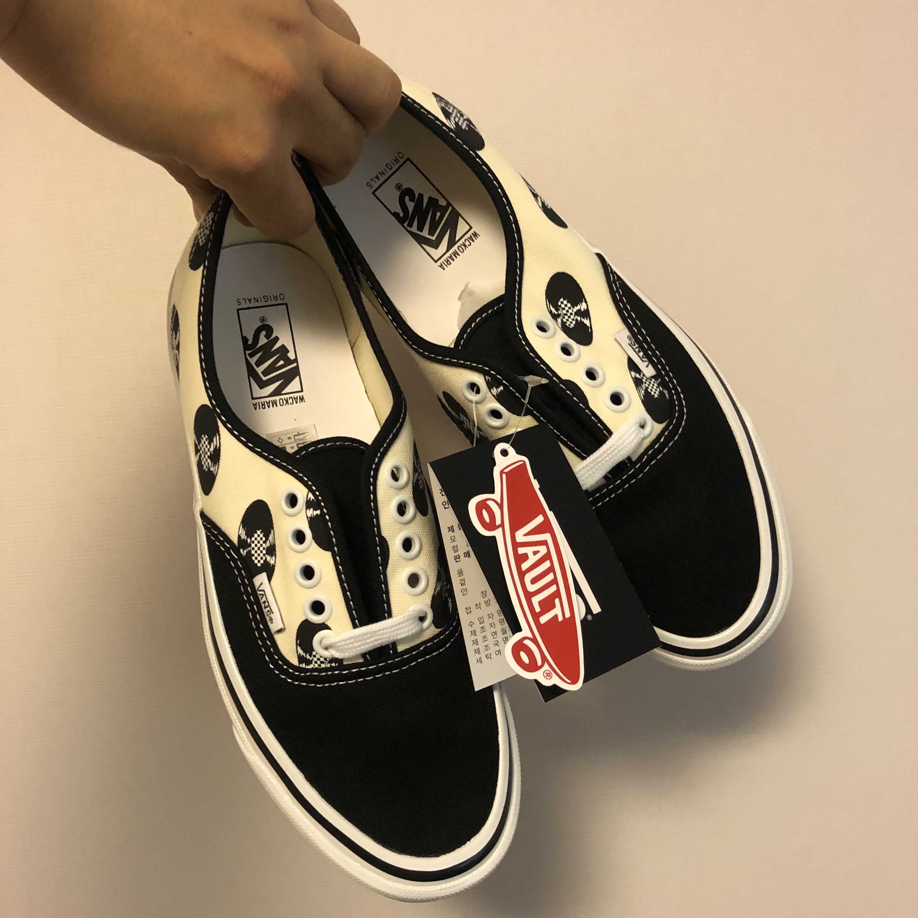 Vans Vault x Wacko Maria OG Authentic LX Classic White 착용 스타일 - 1