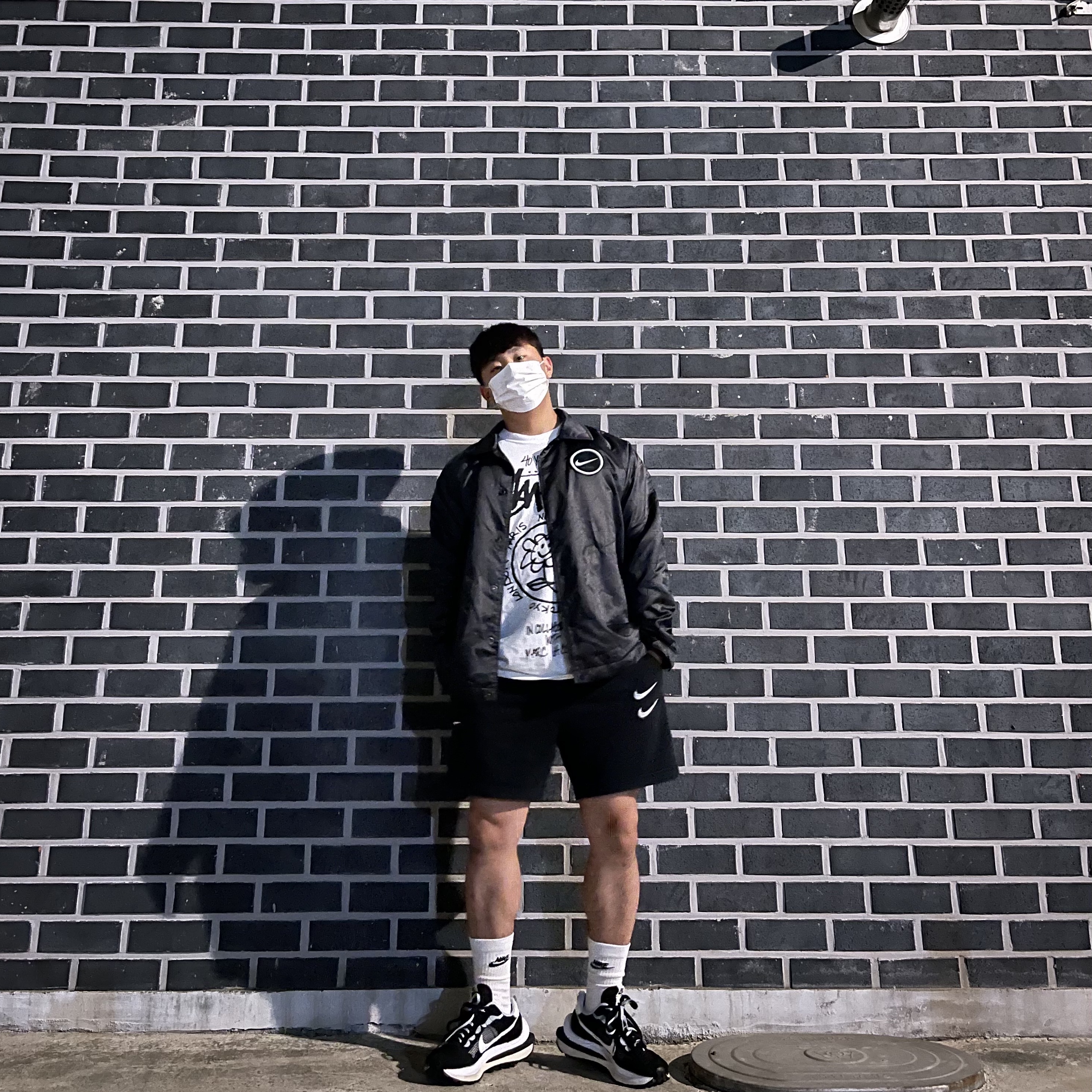 Nike x Sacai VaporWaffle Black White, Stussy x Marc Jacobs 40 WT T-Shirt 착용 스타일