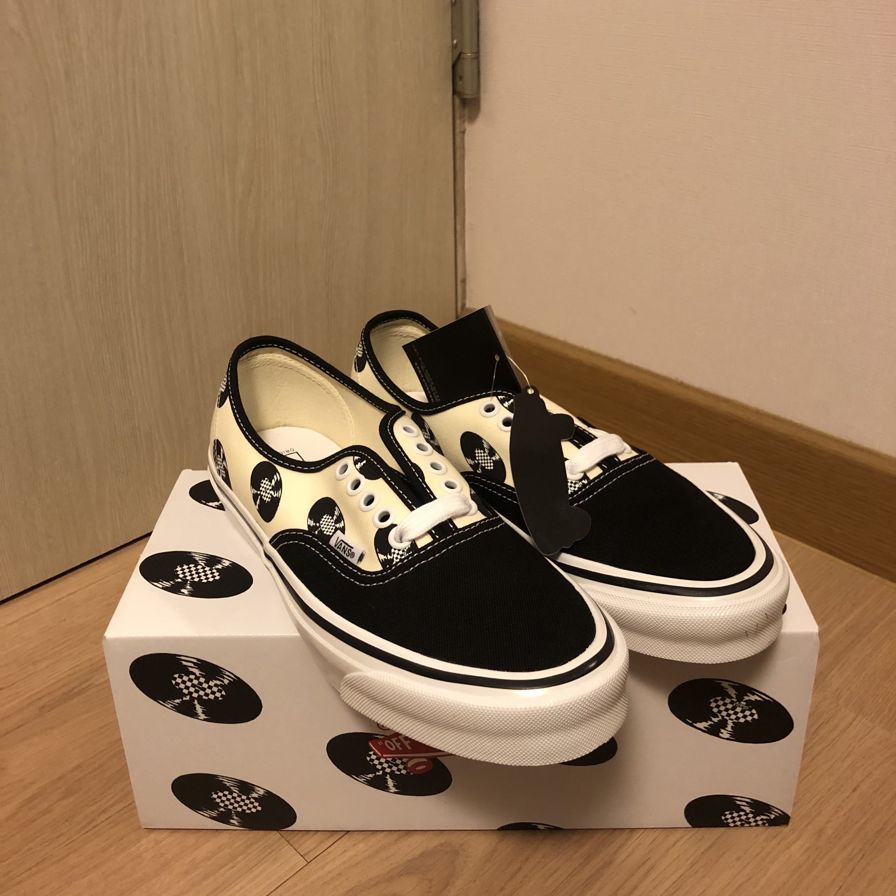 Vans Vault x Wacko Maria OG Authentic LX Classic White 착용 스타일 - 3