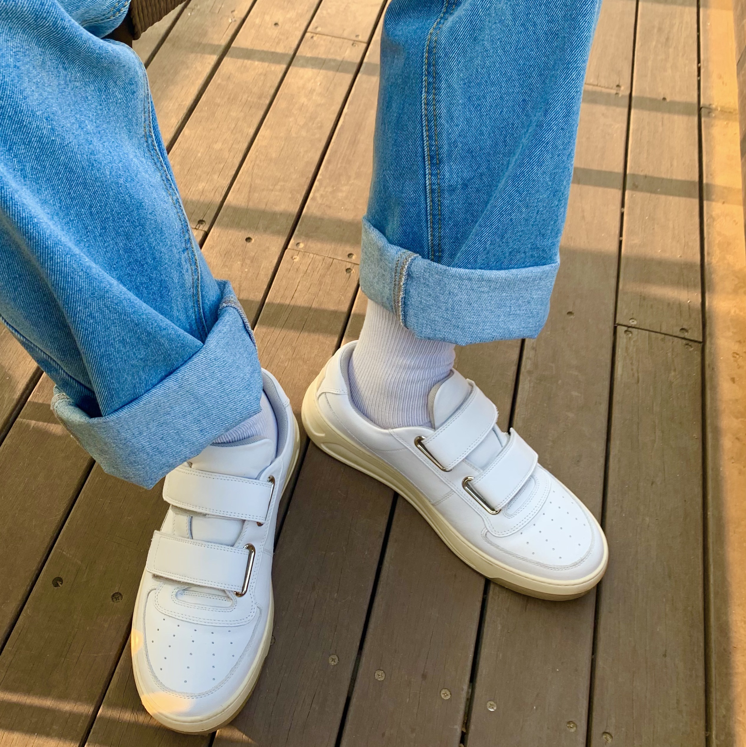 Acne Studios Perey Velcro Strap Sneakers White 착용 스타일 - 2