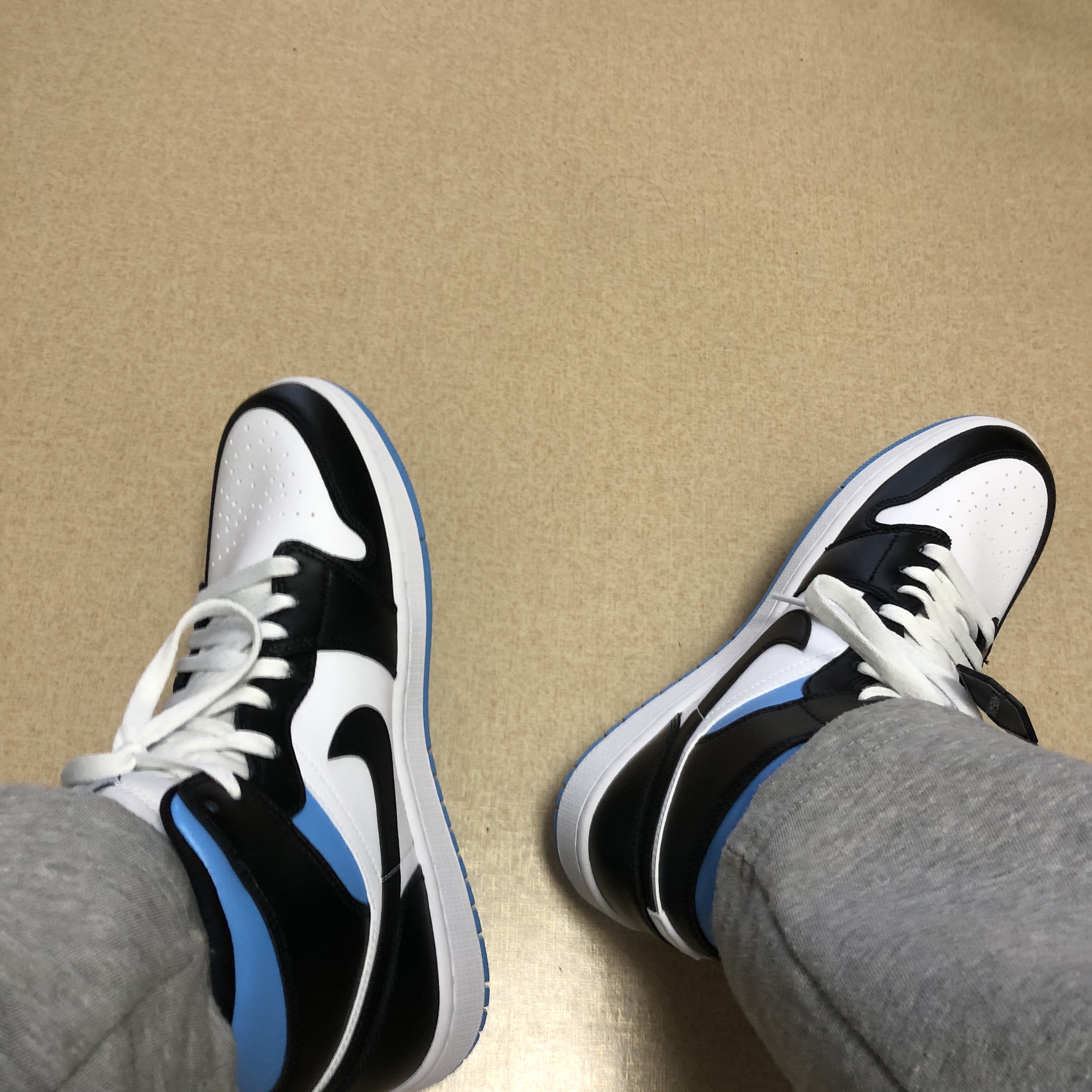(W) Jordan 1 Mid White Black University Blue 착용 스타일