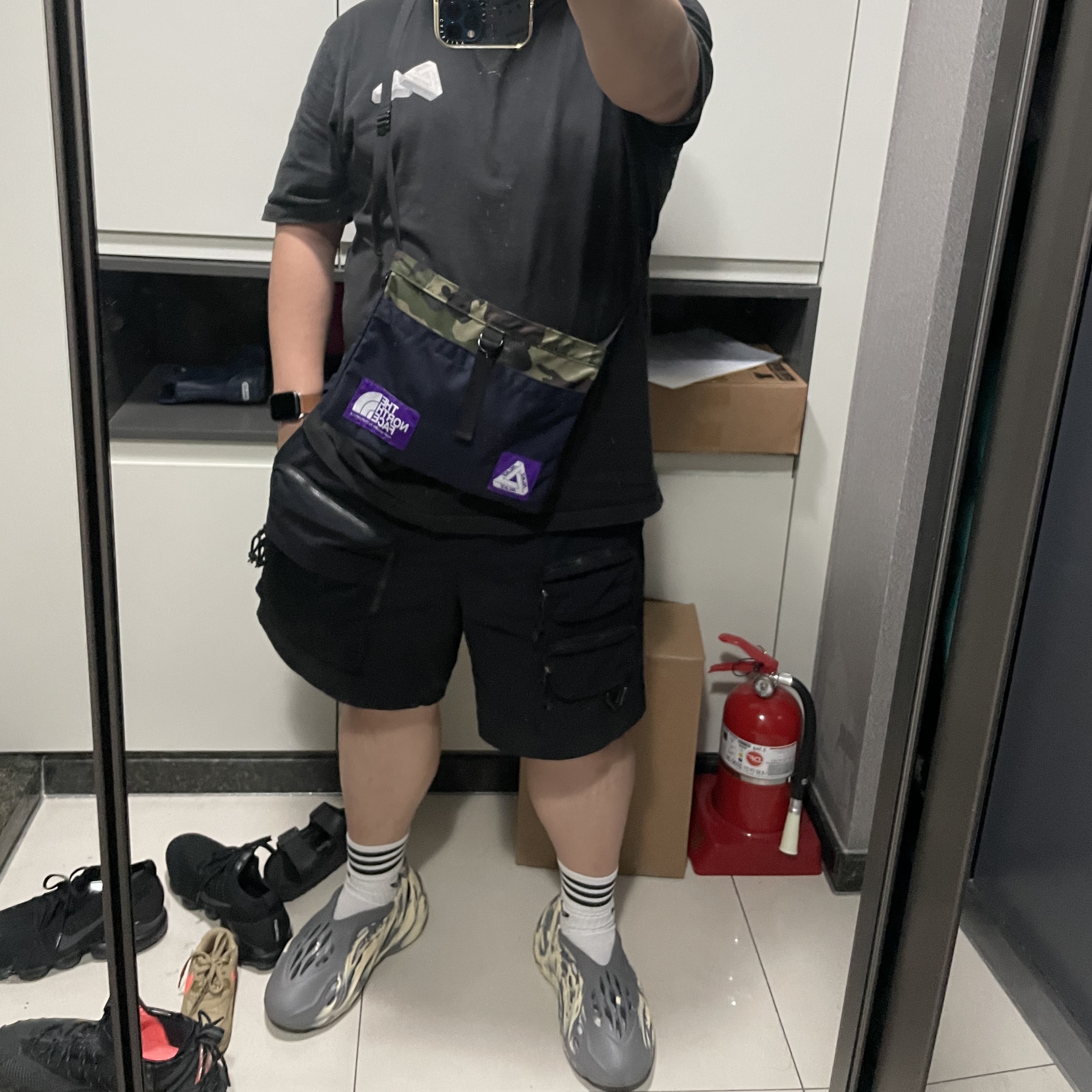 Palace Tri-Gaine T-Shirt Black - 20SS, Palace x The North Face Purple Label Cordura Nylon Shoulder Bag Navy 착용 스타일