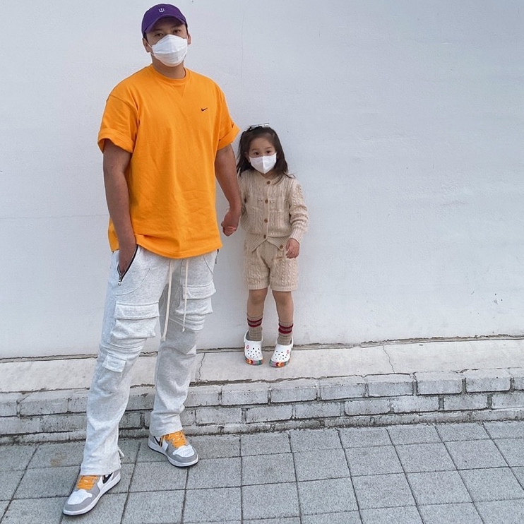 Jordan 1 Retro High OG Light Smoke Grey, Nike x Kim Jones Oversized T-Shirt Circuit Orange - US/EU 착용 스타일