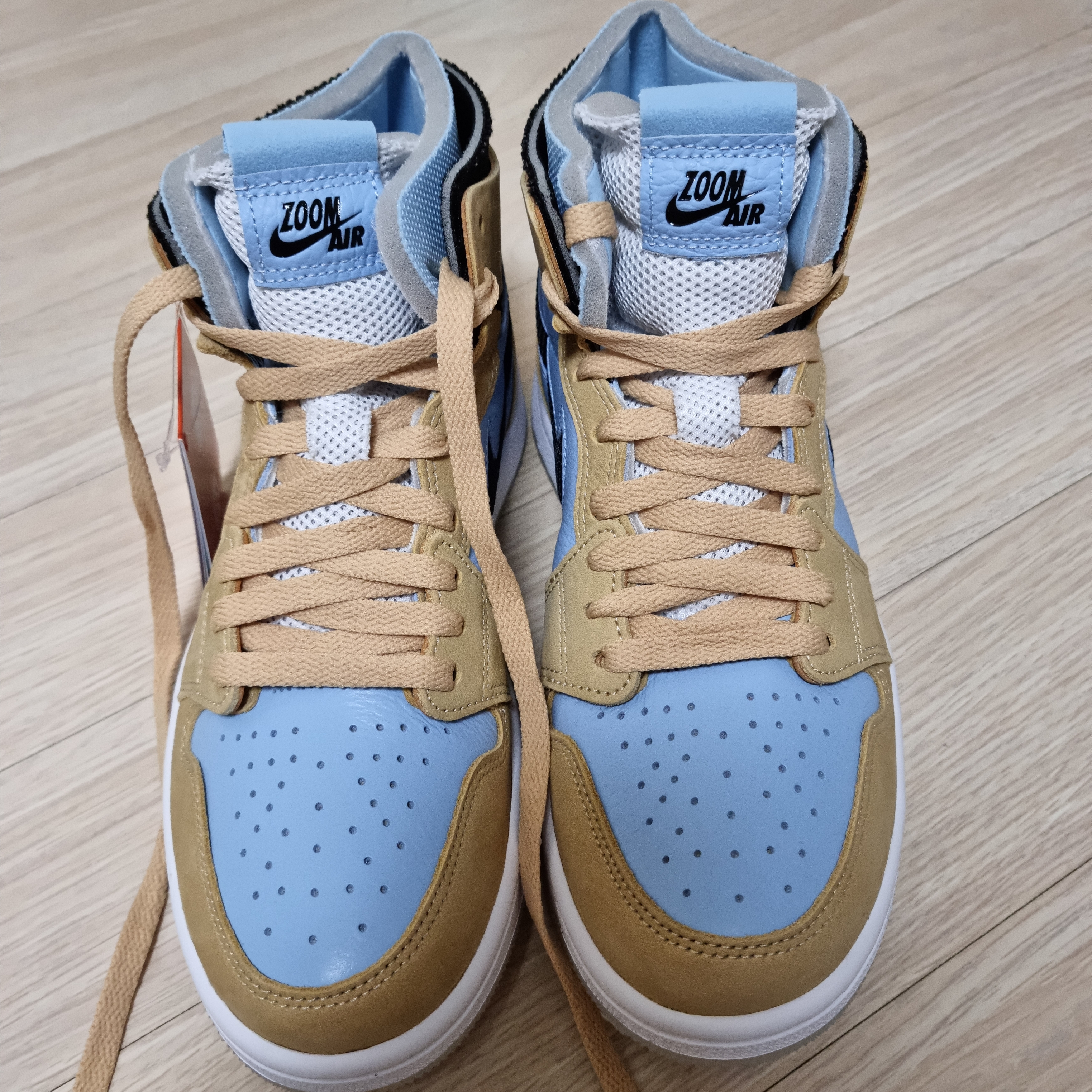 (W) Jordan 1 Zoom Air CMFT Psychic Blue Sesame 착용 스타일 - 3