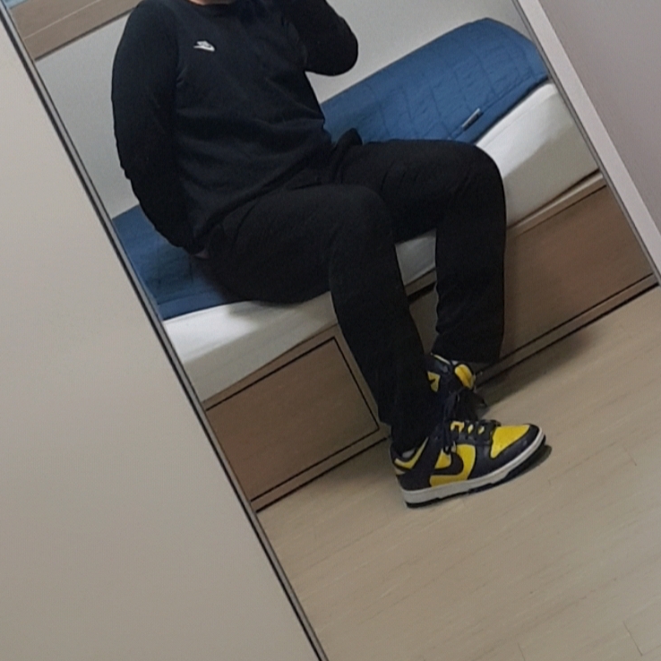 Nike Dunk Low Retro Varsity Maize 착용 스타일