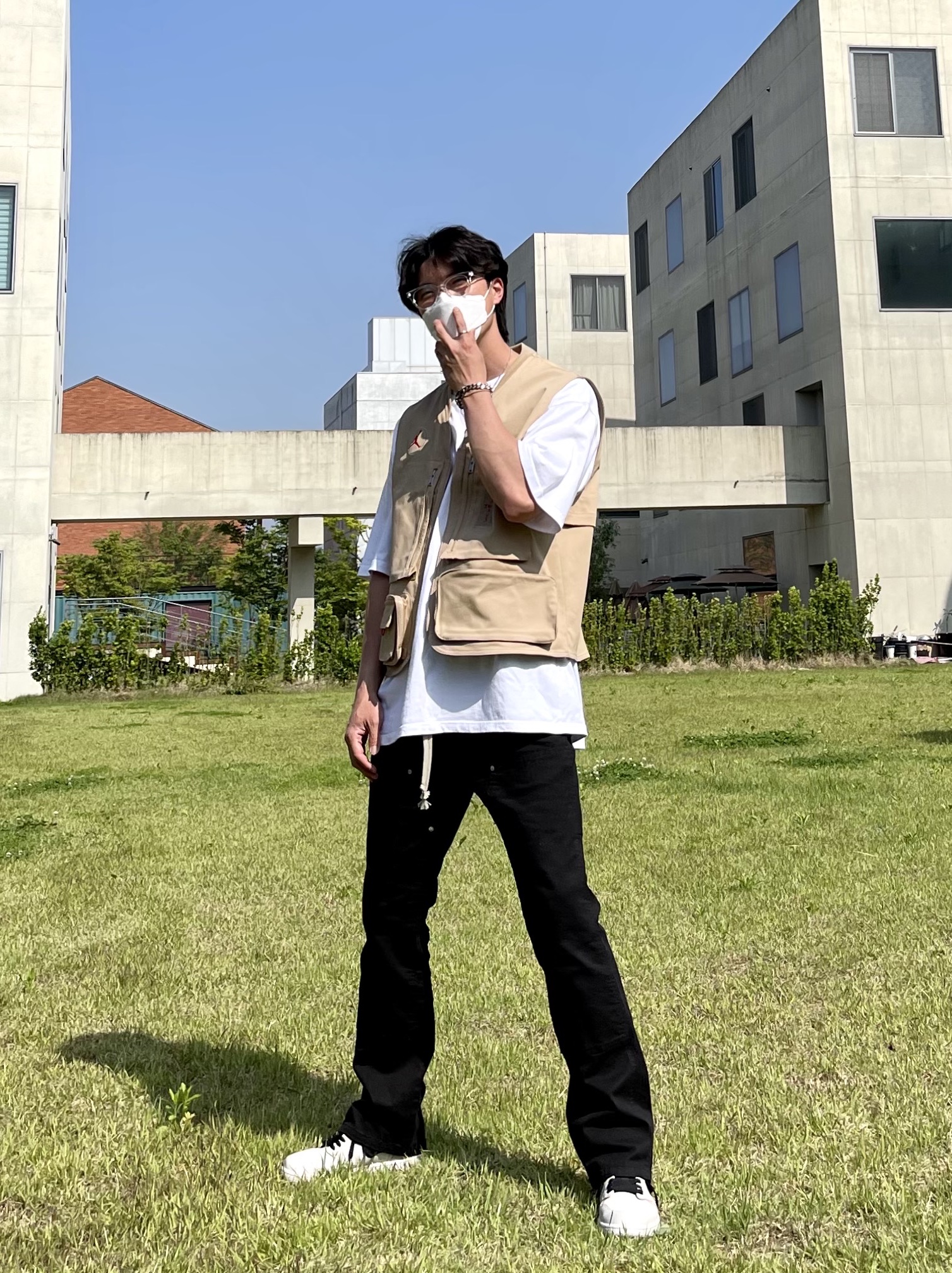 Jordan 1 Retro High OG Defiant SB NYC to Paris, Jordan x Travis Scott Utility Vest - Asia 착용 스타일 - 1