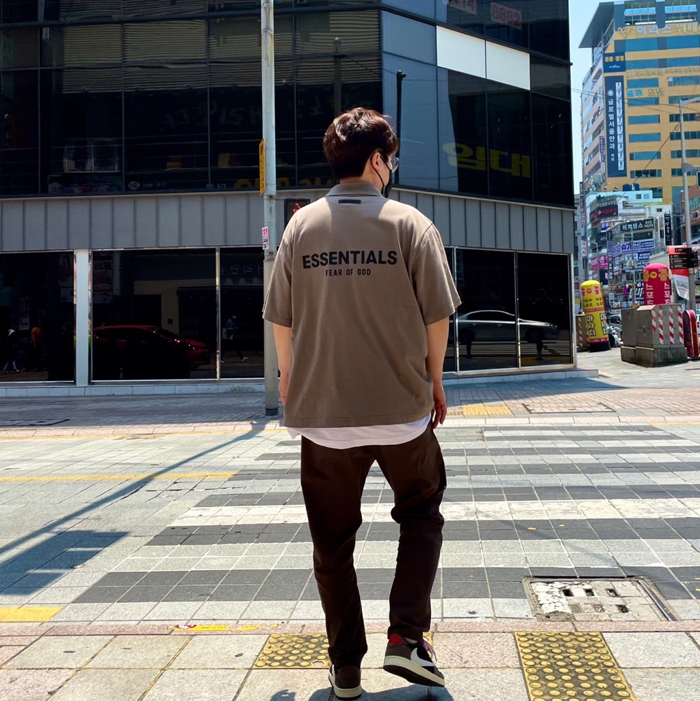 Jordan 1 x Travis Scott Retro Low OG SP Mocha, Essentials Short Sleeve Polo Taupe - 21SS 착용 스타일