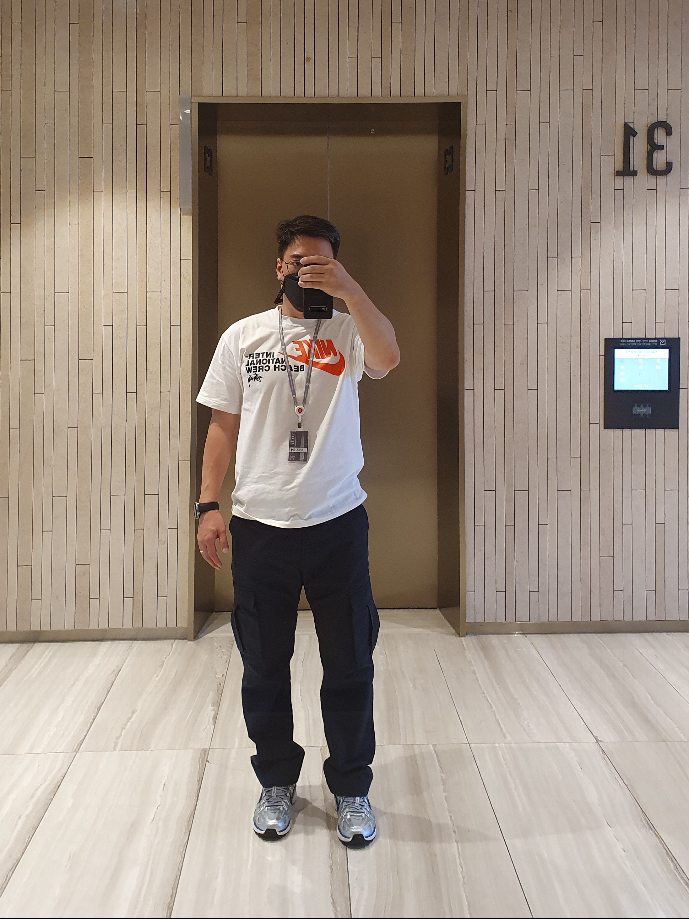 Nike x Stussy International Beach Crew T-Shirt White - Asia, (W) Nike P-6000 Laser Blue 착용 스타일