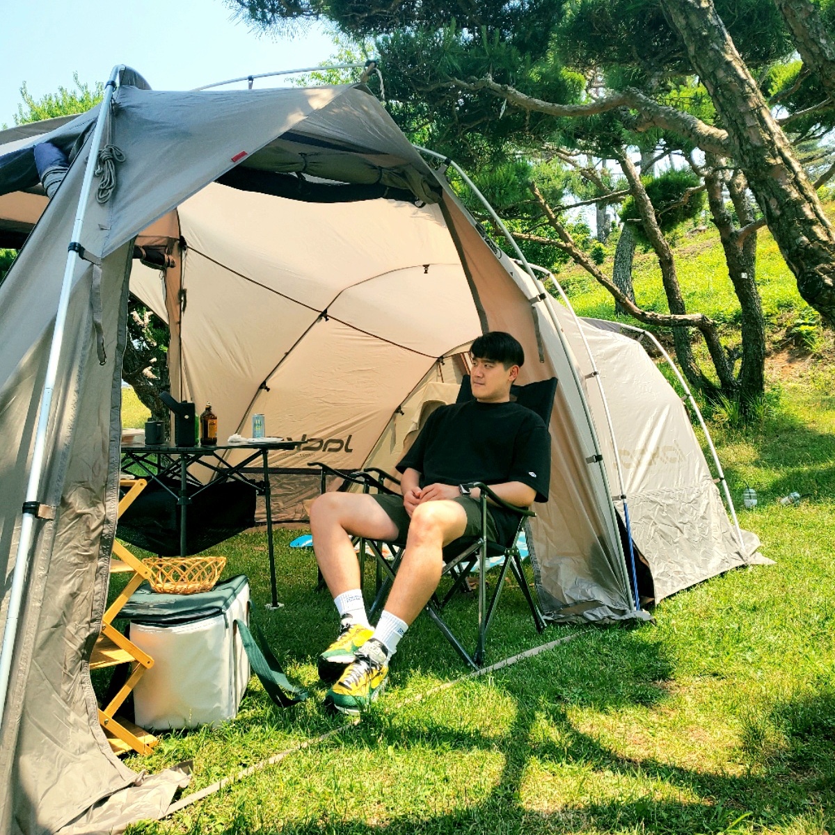 Nike x Sacai VaporWaffle Tour Yellow & Gorge Green Sail 착용 스타일