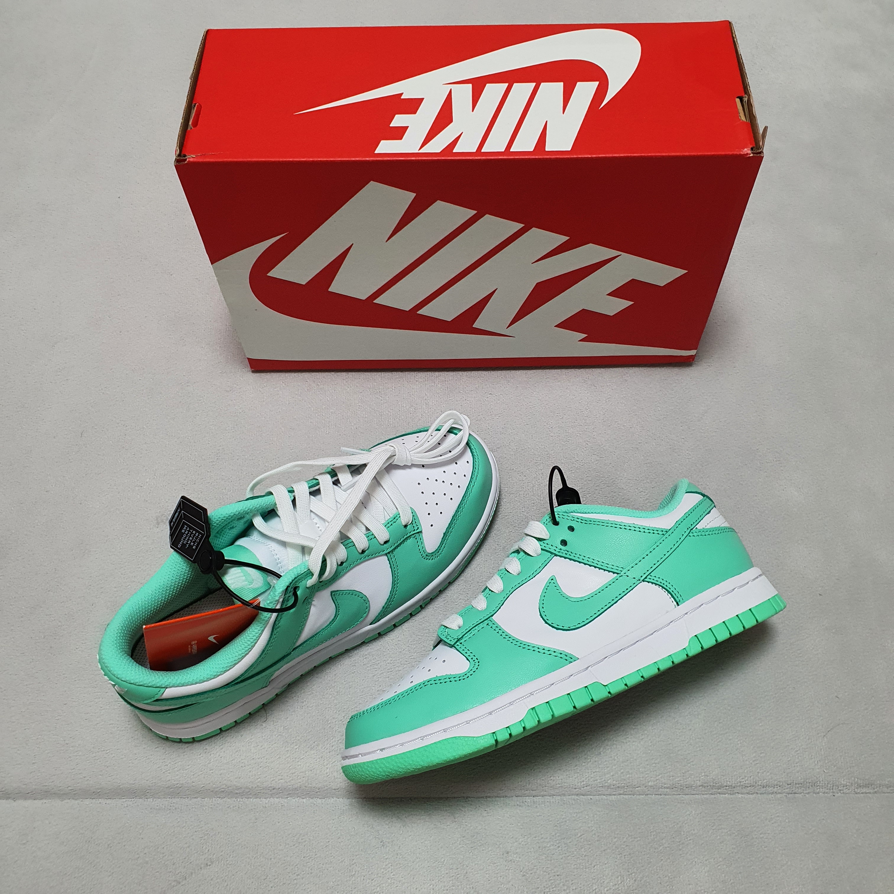 (W) Nike Dunk Low Green Glow 착용 스타일