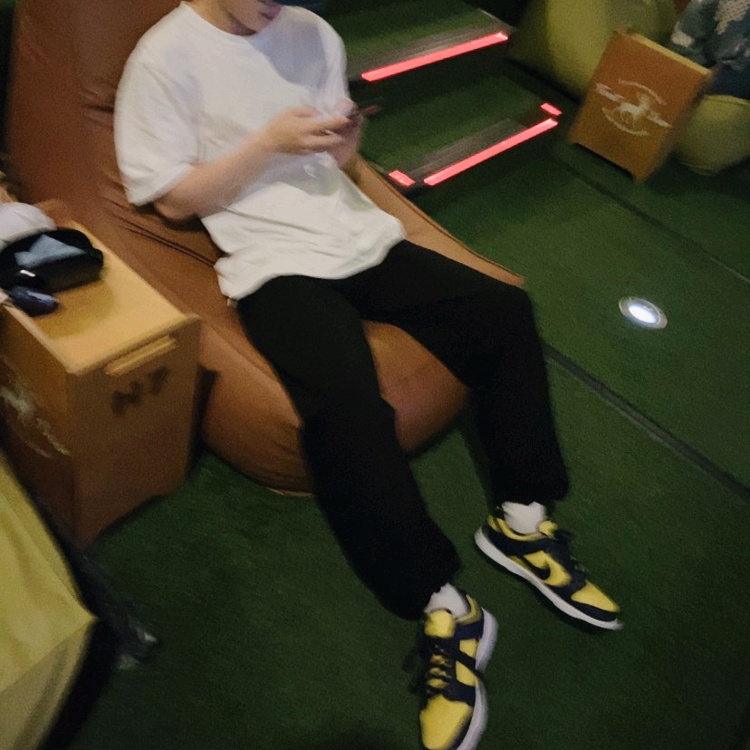 Nike Dunk Low Retro Varsity Maize 착용 스타일