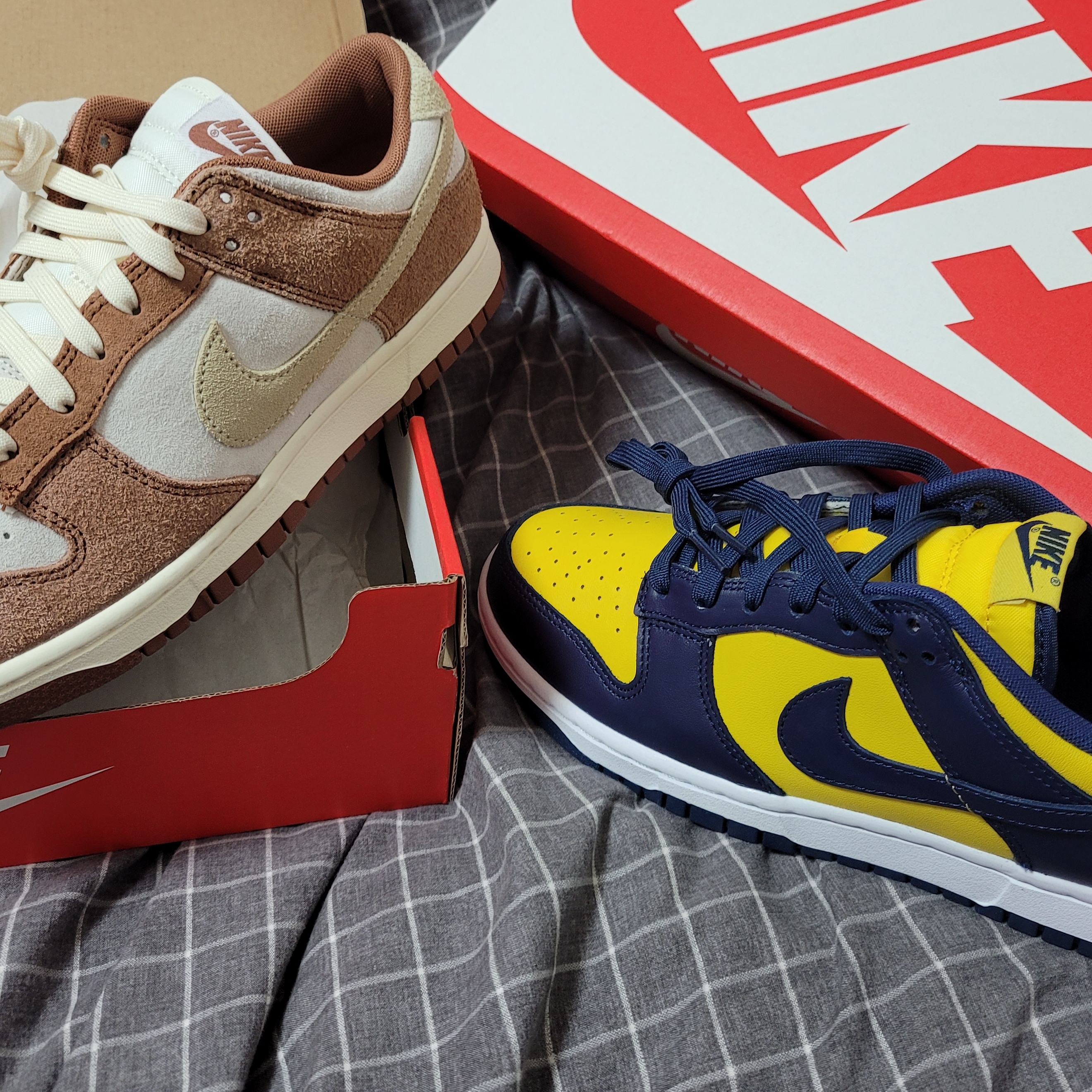 Nike Dunk Low Pro Premium Medium Curry, Nike Dunk Low Retro Varsity Maize 착용 스타일