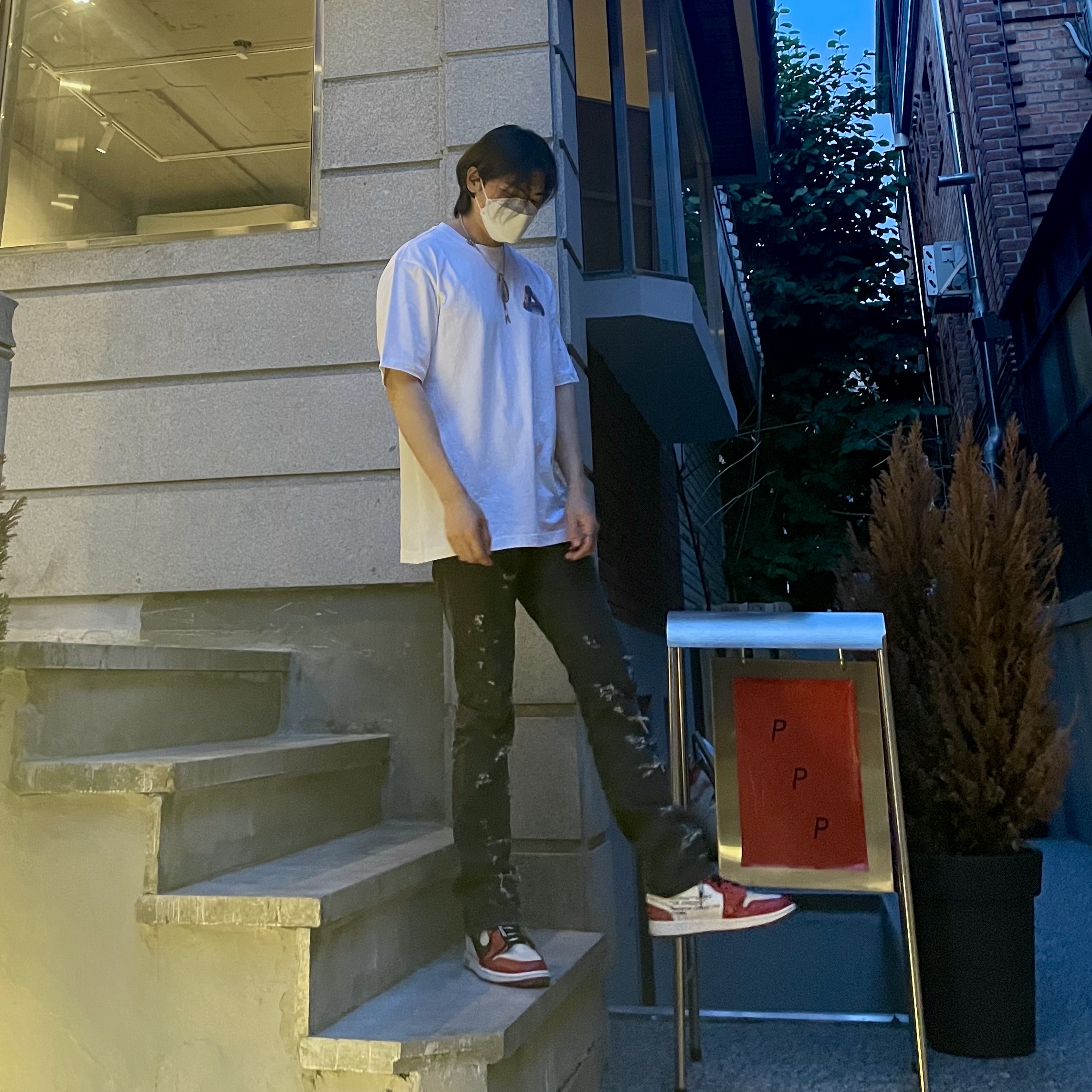 Jordan 1 x Off-White Retro High Chicago The Ten, Palace Tri-Ferg Colour Blur T-Shirt White - 20FW 착용 스타일