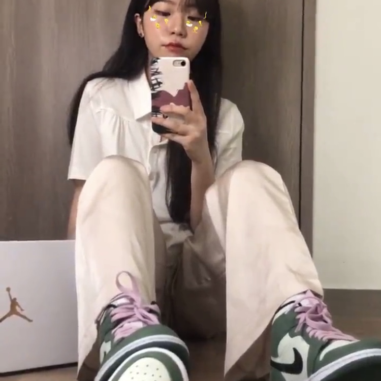 (W) Jordan 1 Mid SE Dutch Green 착용 스타일 - 3