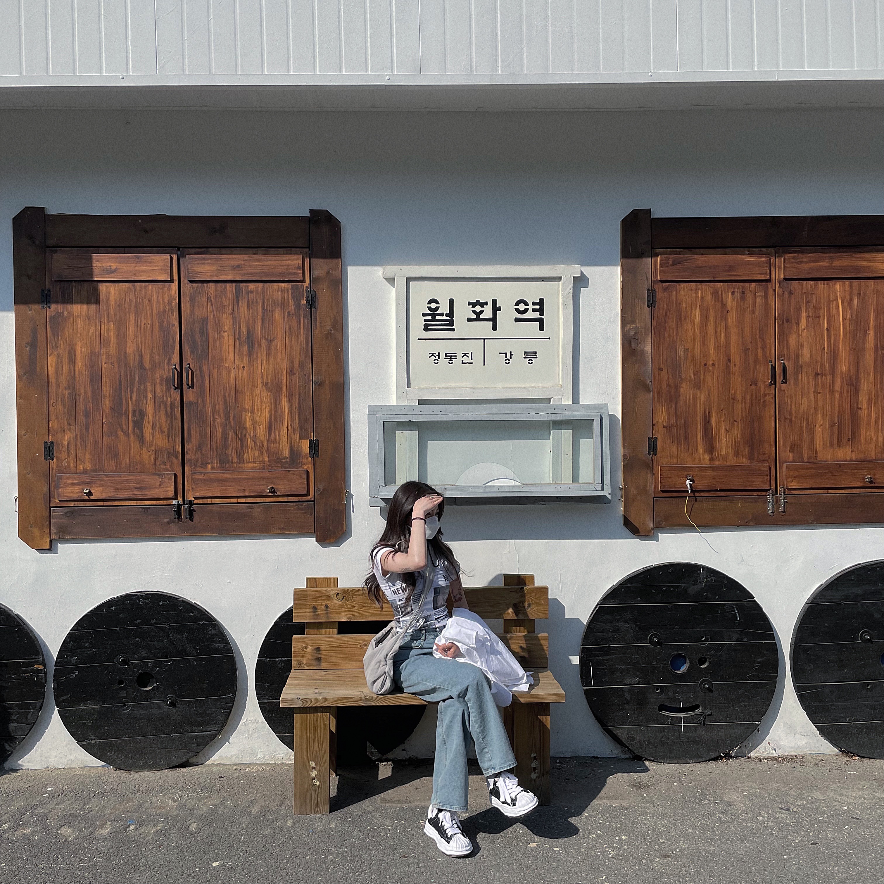 Maison Mihara Yasuhiro Blakey OG Sole Canvas Low-top Sneakers Black 착용 스타일