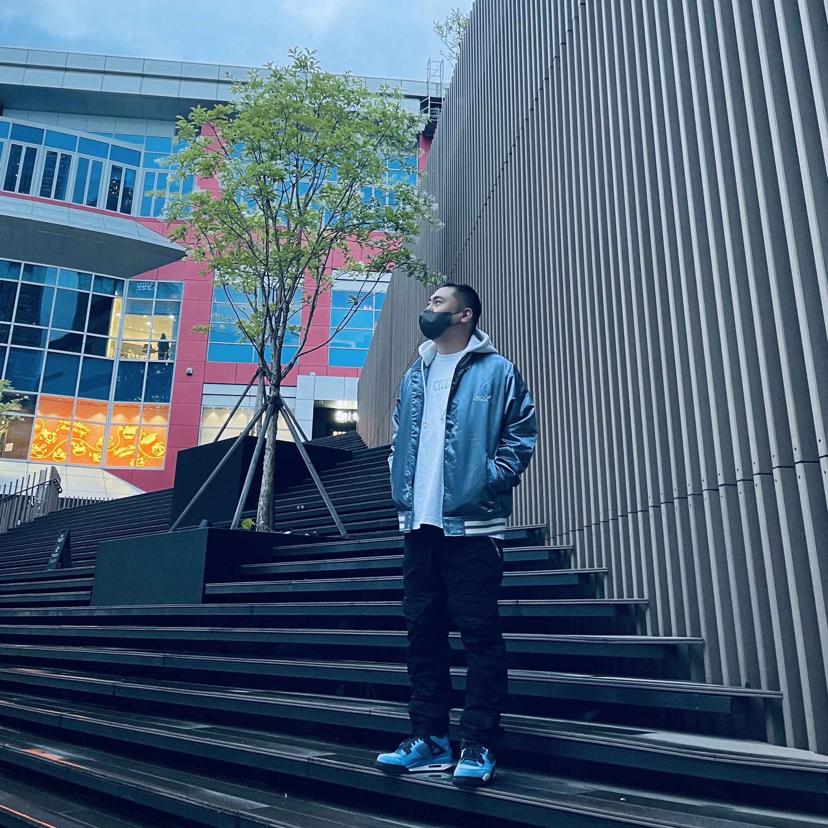 Jordan 4 x Travis Scott Retro Cactus Jack 착용 스타일 - 2