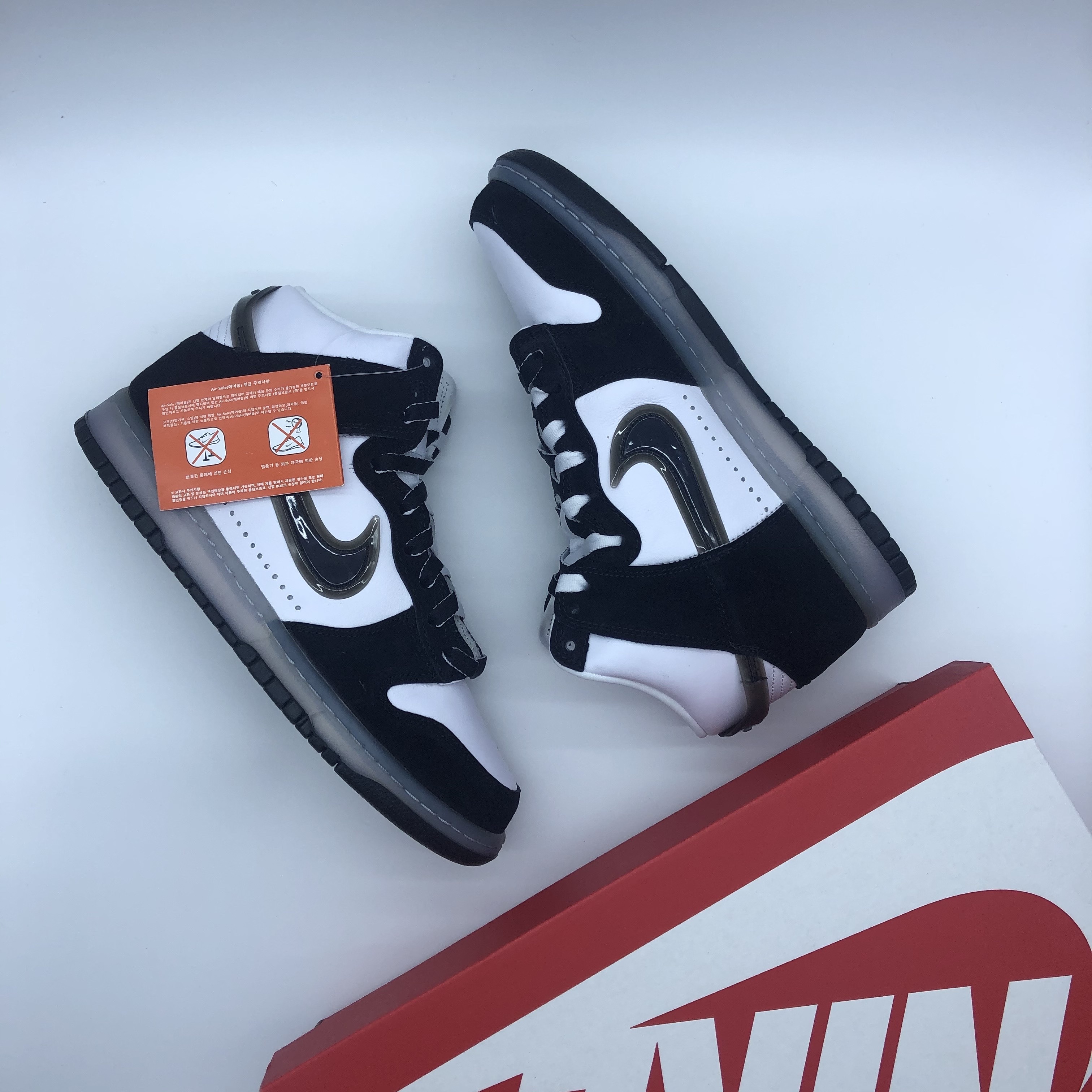 Nike x Slam Jam Dunk High SP Clear Black 착용 스타일 - 2