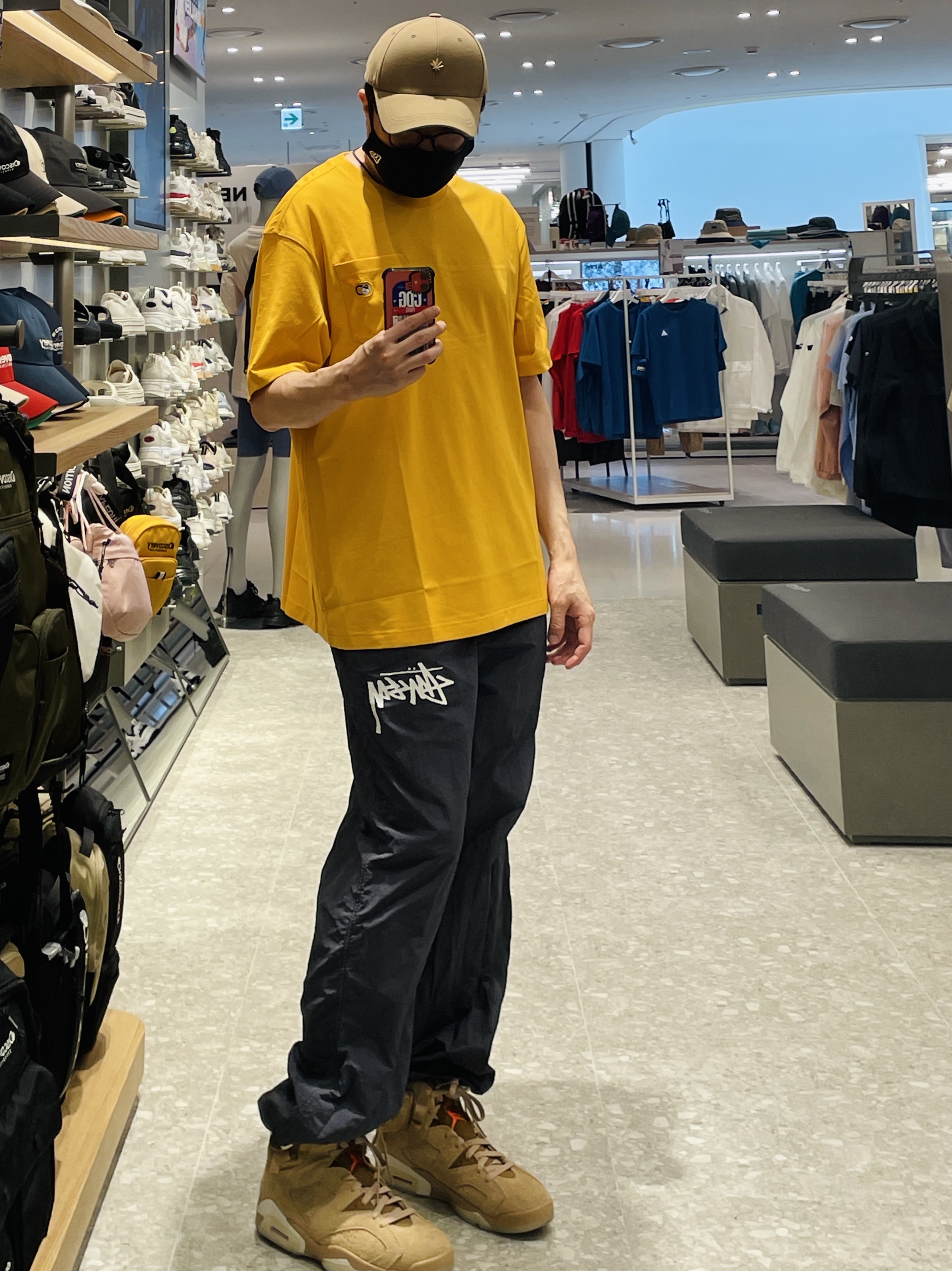 Jordan 6 x Travis Scott Retro SP British Khaki, Nike x Stussy Beach Pants Off Noir 착용 스타일 - 1