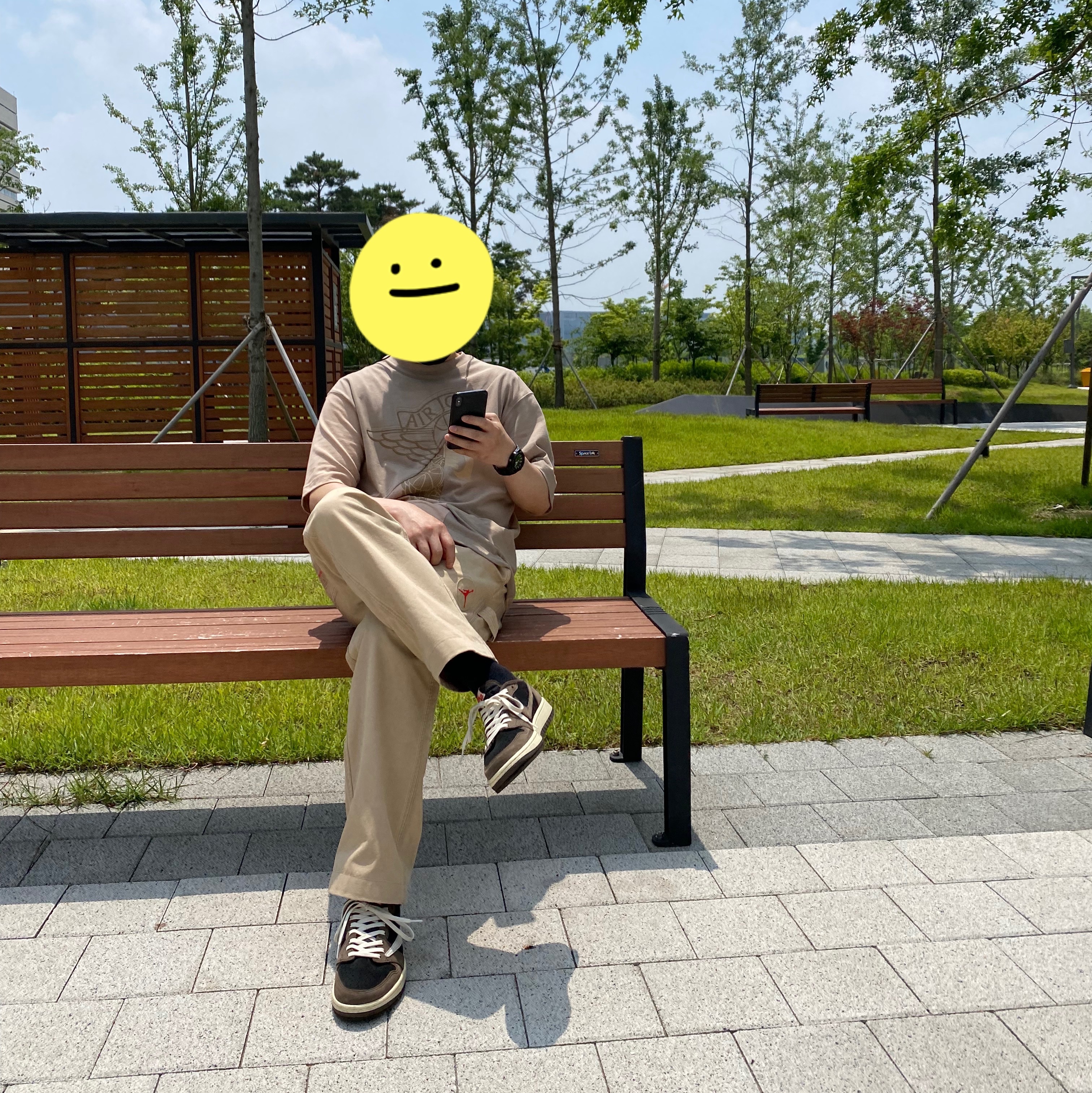 Jordan 1 x Travis Scott Retro Low OG SP Mocha, Jordan x Travis Scott S/S Top - Asia 착용 스타일 - 2