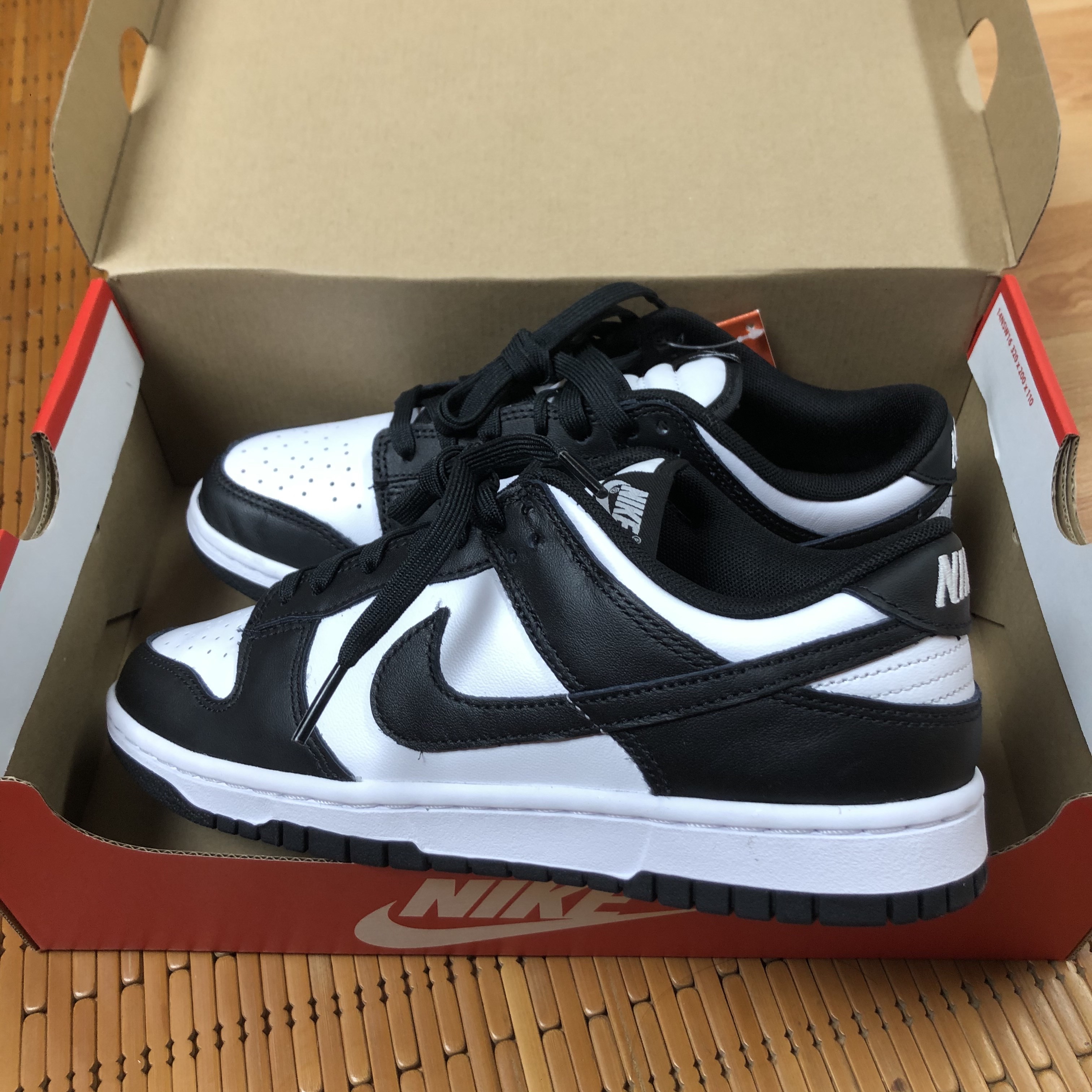Nike Dunk Low Retro Black 착용 스타일