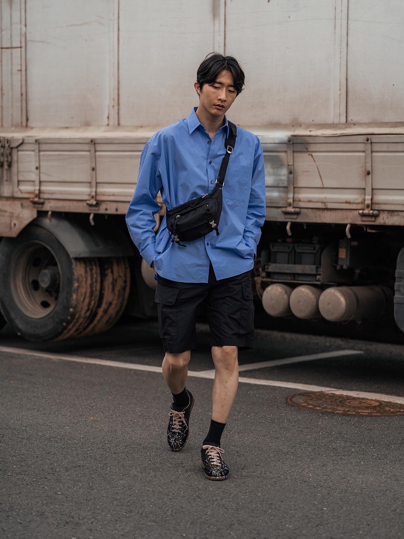 Maison Margiela Replica Paint Drop Sneakers Black 착용 스타일 - 1