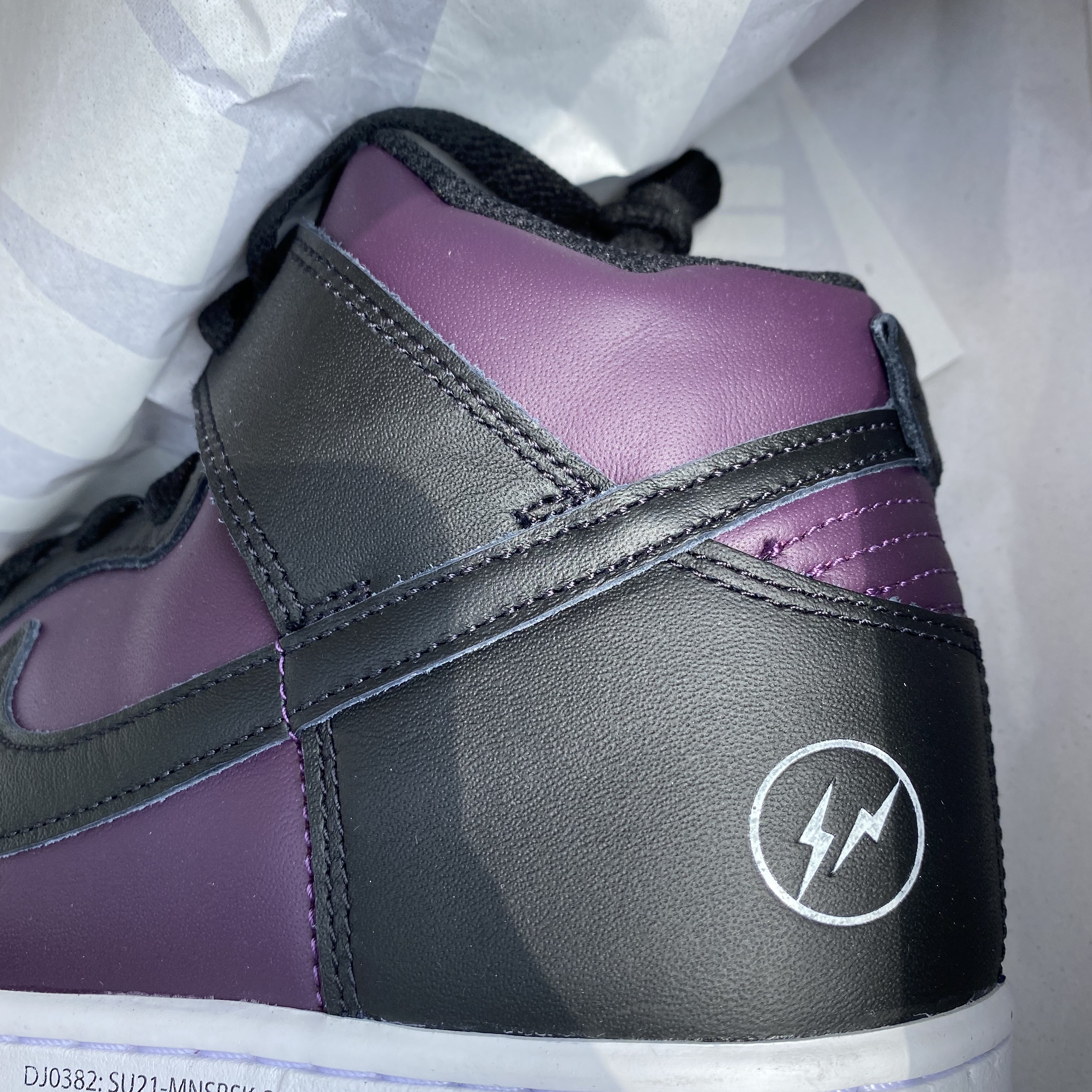Nike x Fragment Dunk High Black 착용 스타일 - 1
